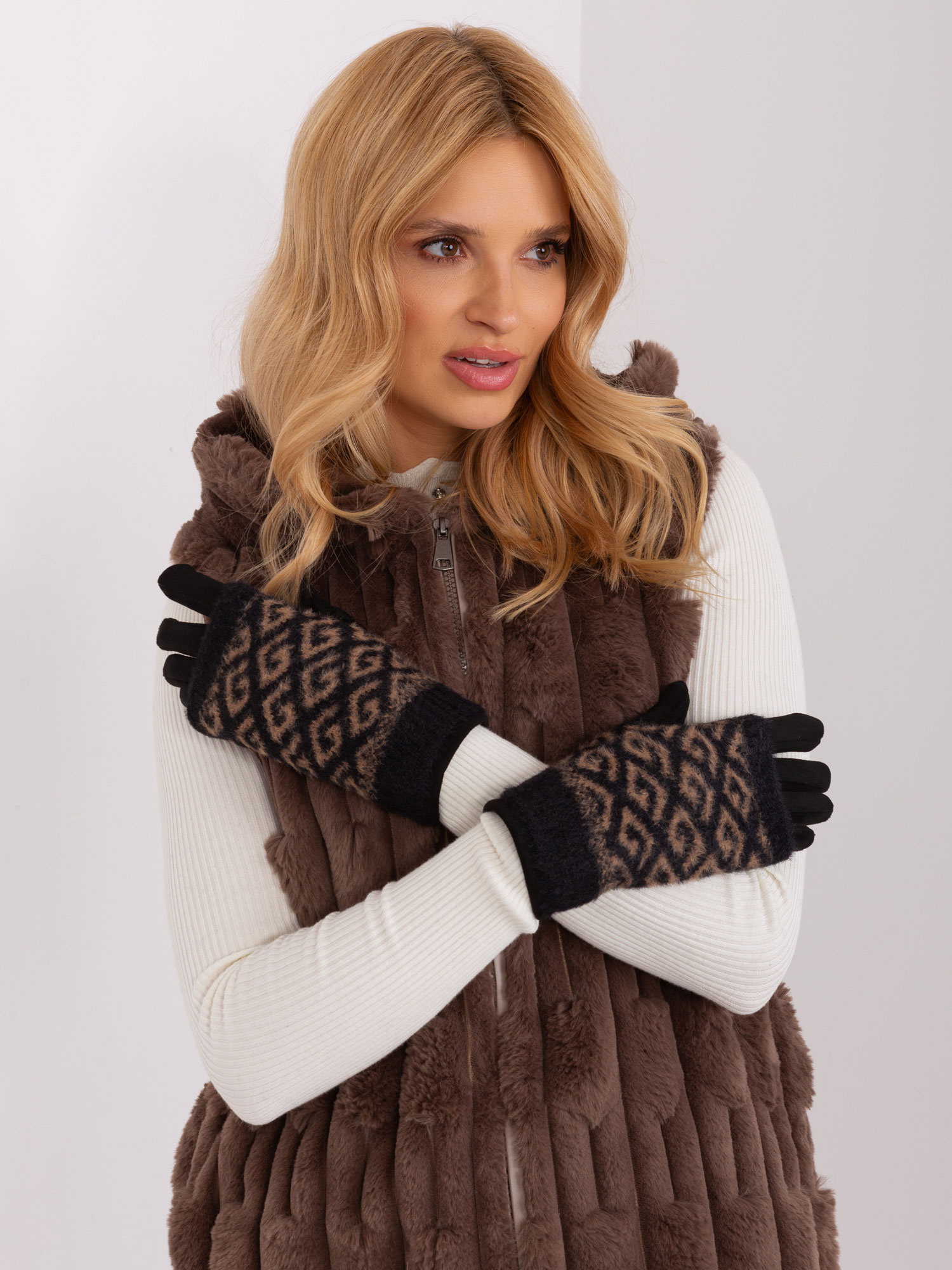 Čierne vzorované rukavice AT-RK-2310.61-black Veľkosť: S/M