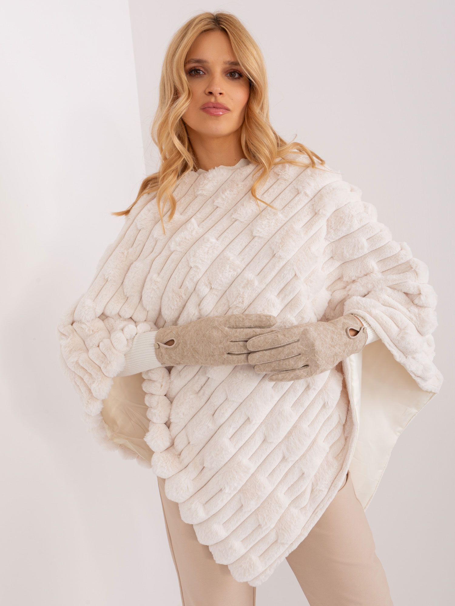 Béžové vzorované pletené rukavice AT-RK-239502.87-beige Veľkosť: L/XL