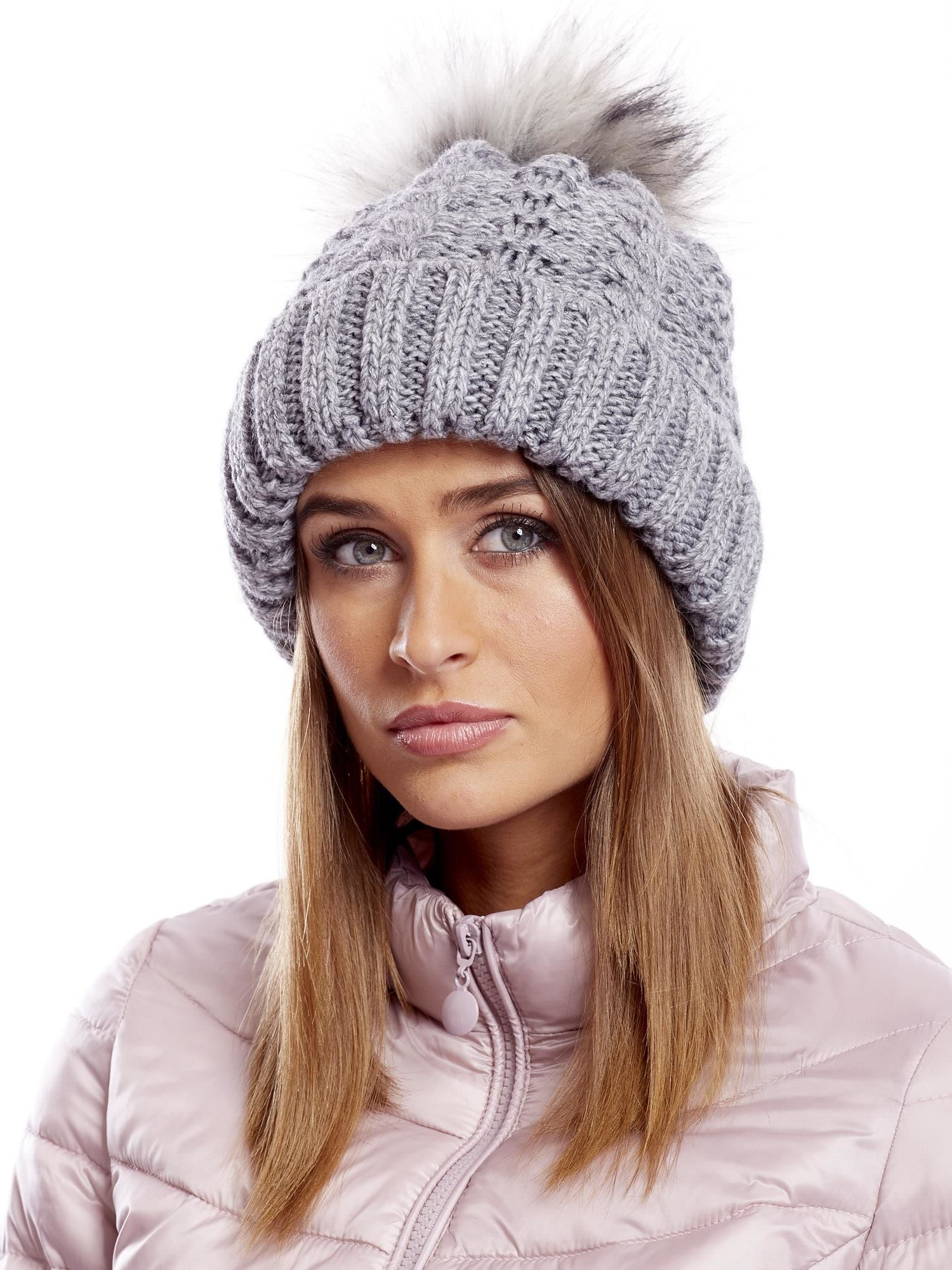 Tmavosivá dámska čiapka so strapcom AT-CZ-1716501.36-dark gray Veľkosť: ONE SIZE