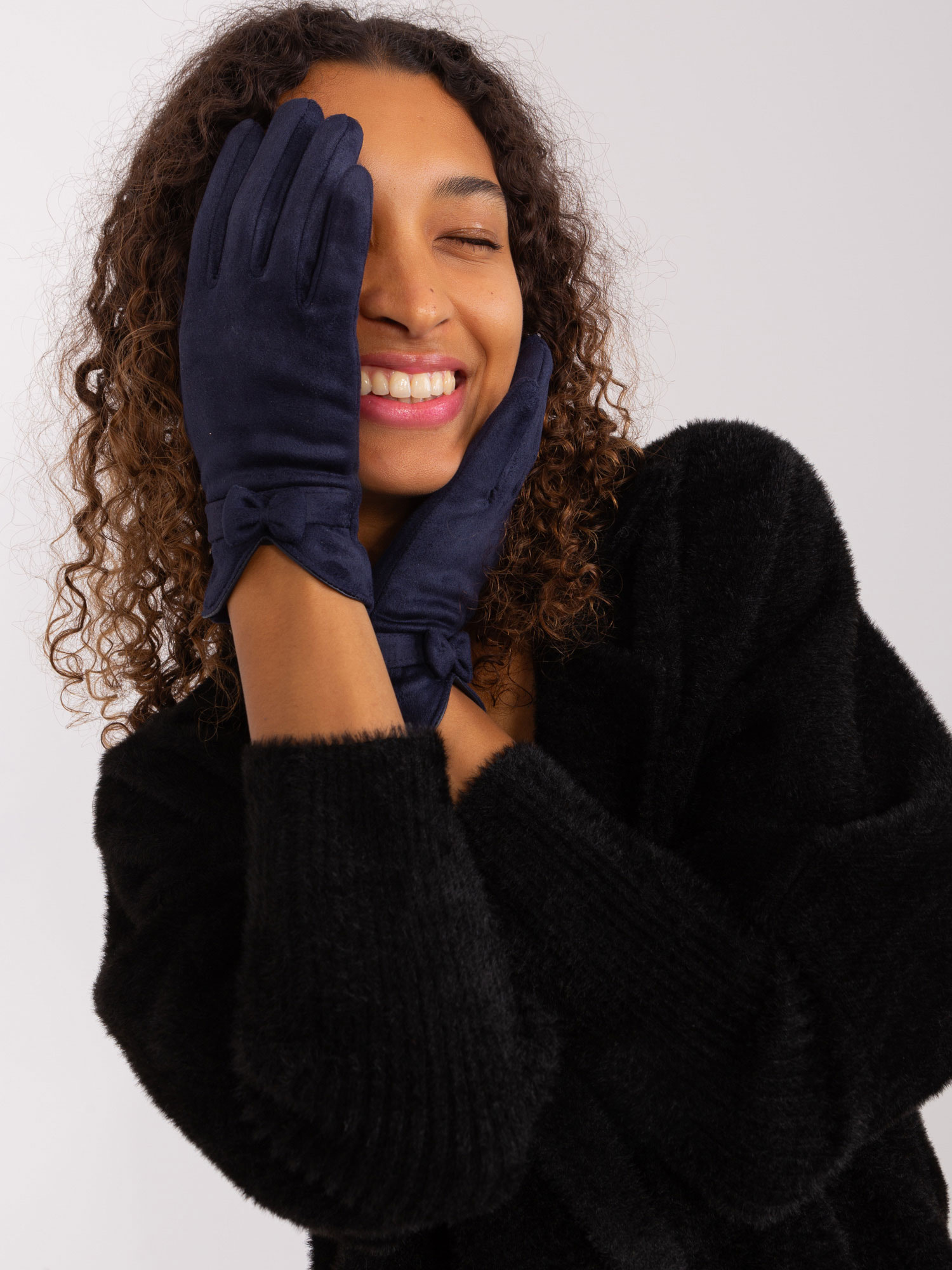 Tmavomodré rukavice s mašličkou AT-RK-9003A.86-dark blue Veľkosť: L/XL