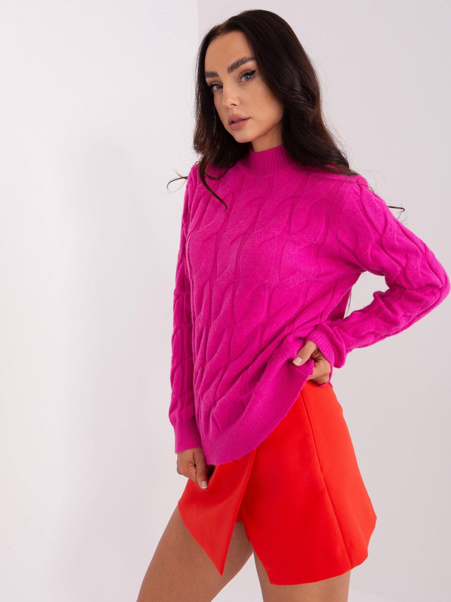 Tmavoružový teplý sveter s rolákom AT-SW-2235.00P-fuchsia Veľkosť: ONE SIZE