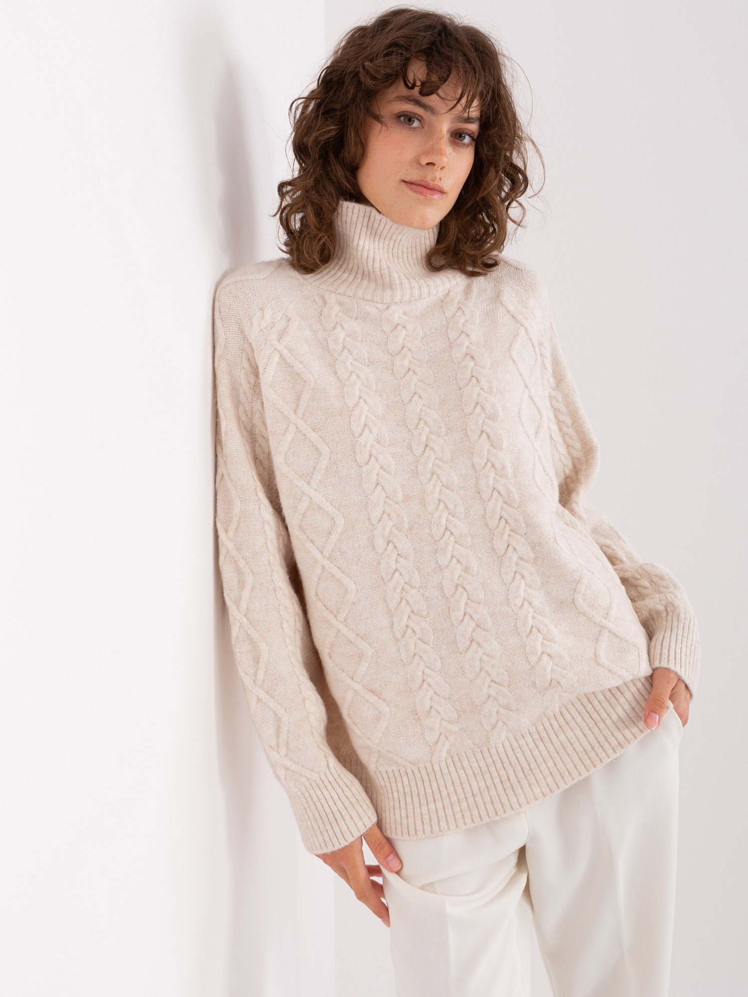 Svetlobéžový rolák s vrkočovým vzorom -AT-SW-2355-2.12P-light beige Veľkosť: ONE SIZE