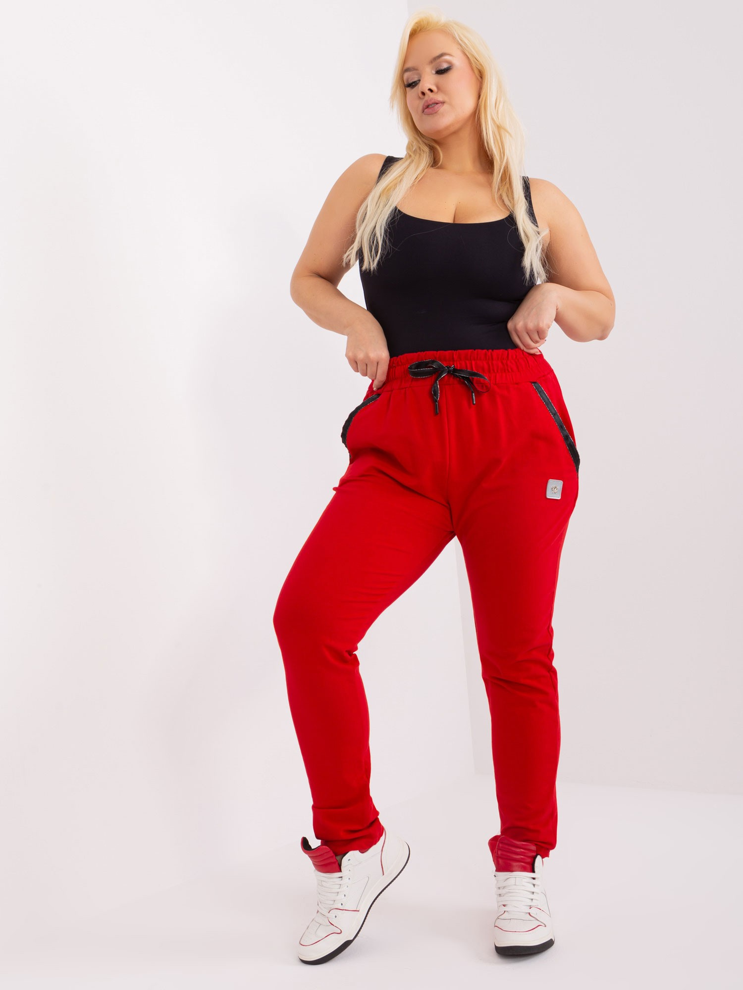 Červené dámske tepláky RV-DR-6736.58-red Veľkosť: 2XL