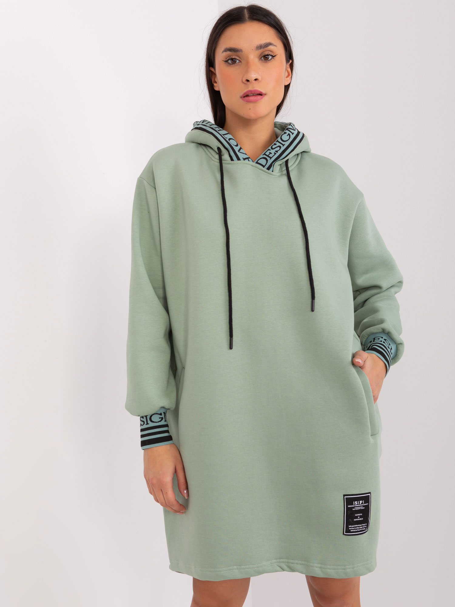 Pistáciové mikinové šaty s vreckami RV-TU-9224.95P-pistachio Veľkosť: S/M