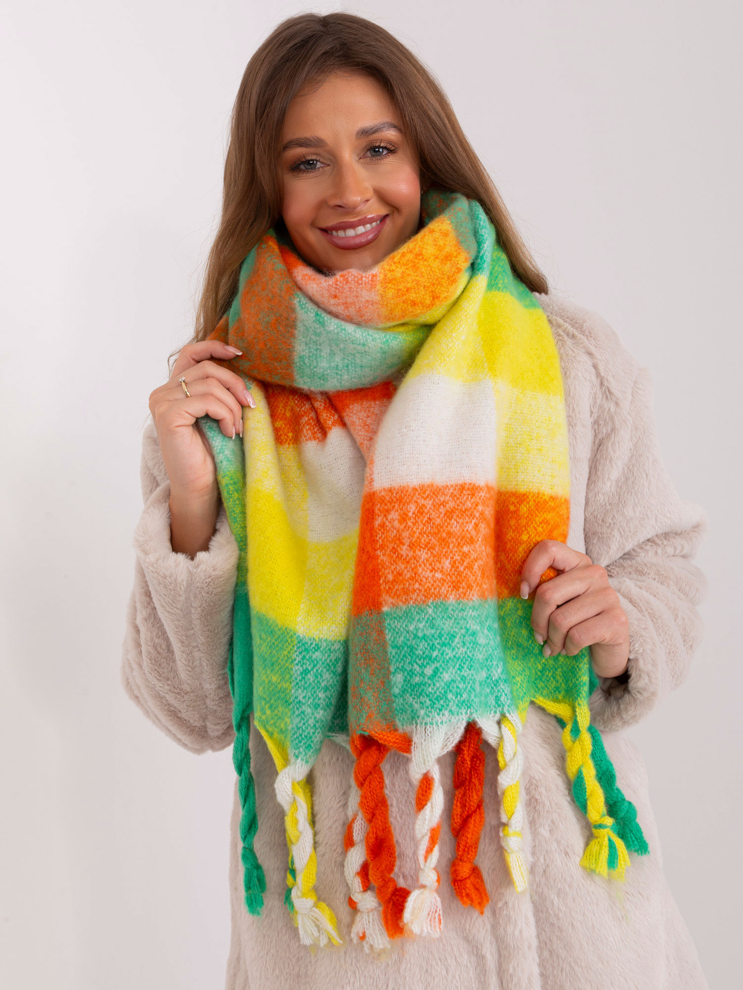 Zeleno-oranžovo-žltý károvaný šál so strapcami AT-SZ-2313501.97-light green-orange Veľkosť: ONE SIZE