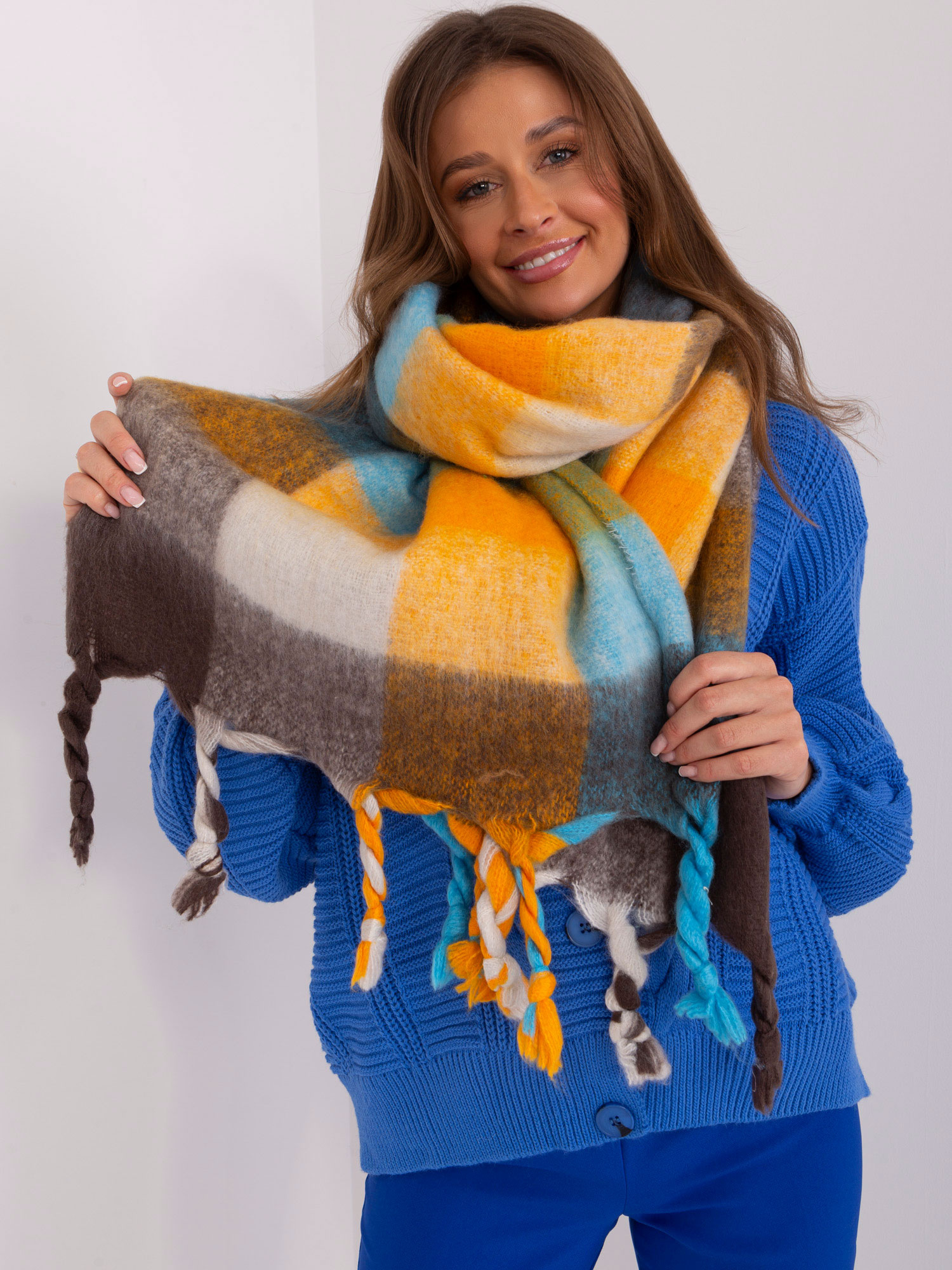 Hnedo-oranžový károvaný šál so strapcami AT-SZ-2313501.97-brown-orange Veľkosť: ONE SIZE