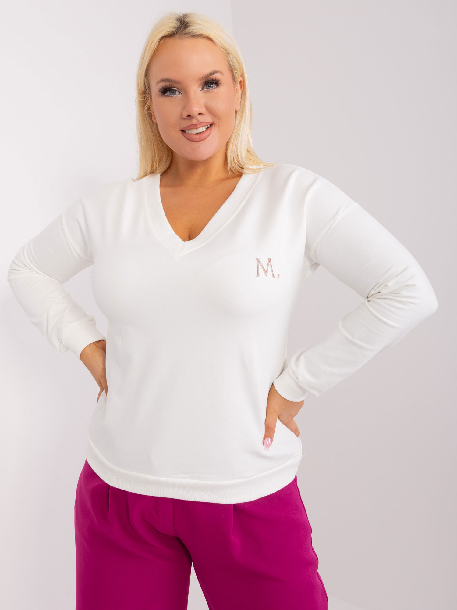 Smotanová mikina s výstrihom -RV-BZ-9233.24-ecru Veľkosť: ONE SIZE