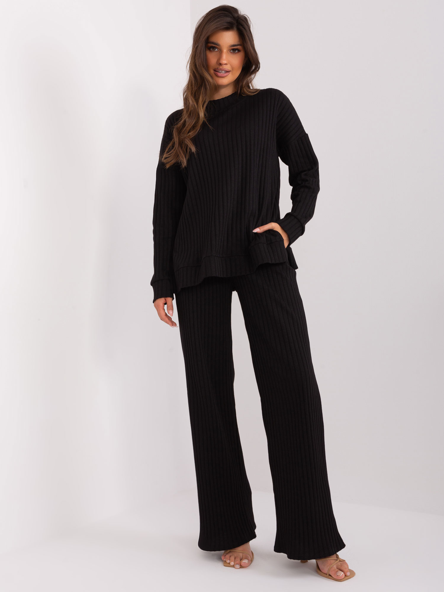 Čierny rebrovaný komplet LK-KMPL-509497.32-black Veľkosť: M/L