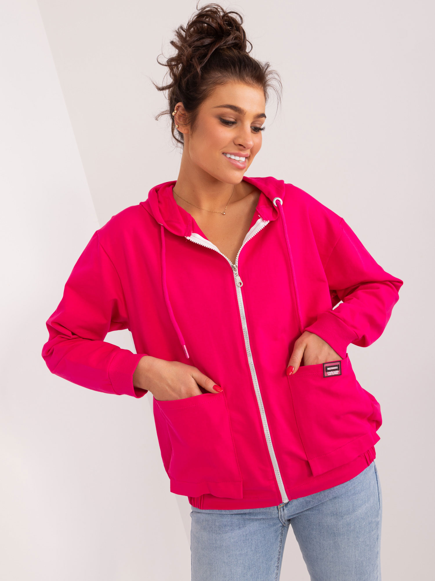 TMAVORUŽOVÁ MIKINA NA ZIPS S KAPUCŇOU -RV-BL-9136.06-FUCHSIA Veľkosť: S/M