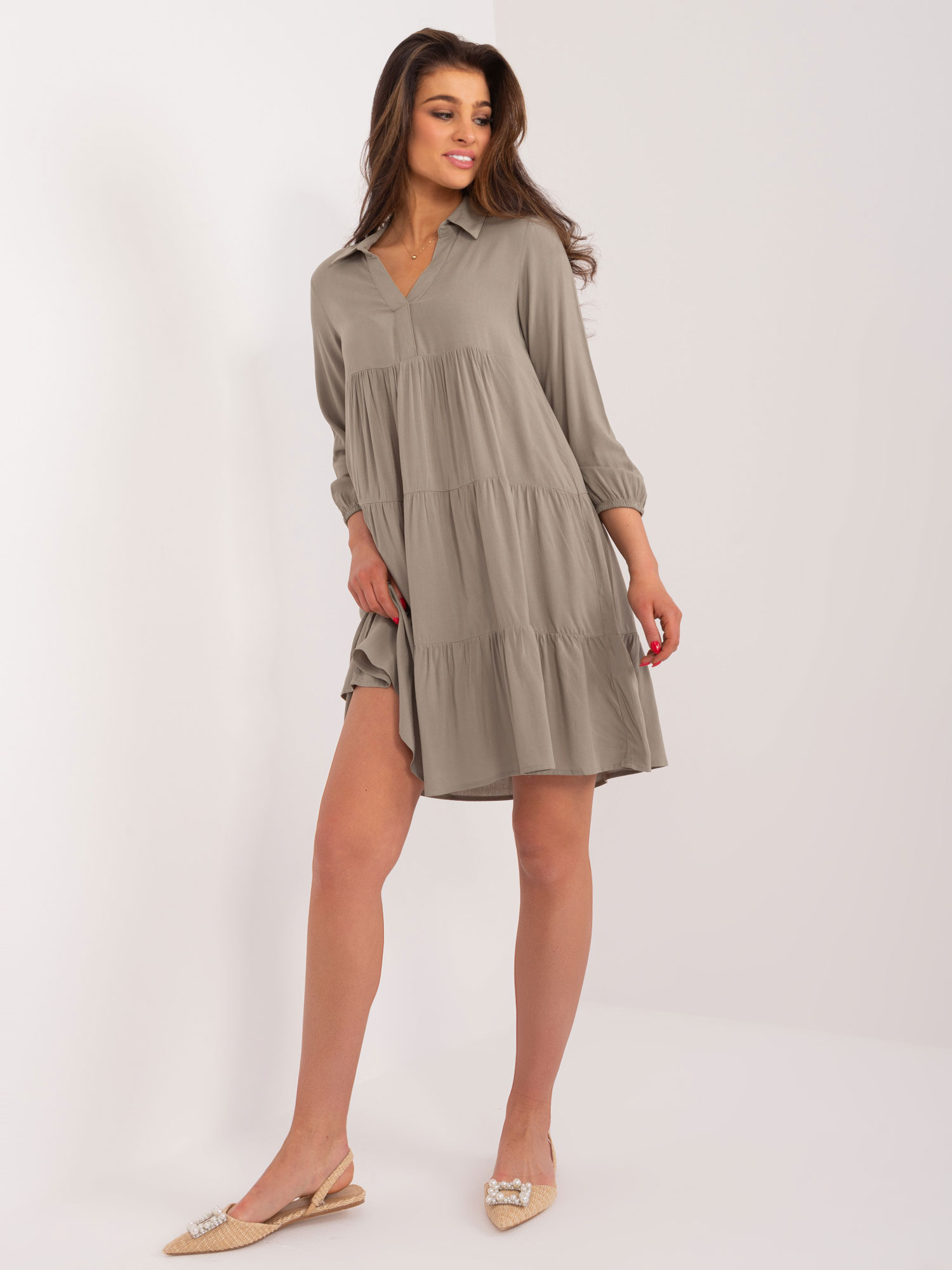 Khaki volánikové šaty s golierom -D73761Z30425A-khaki Veľkosť: S