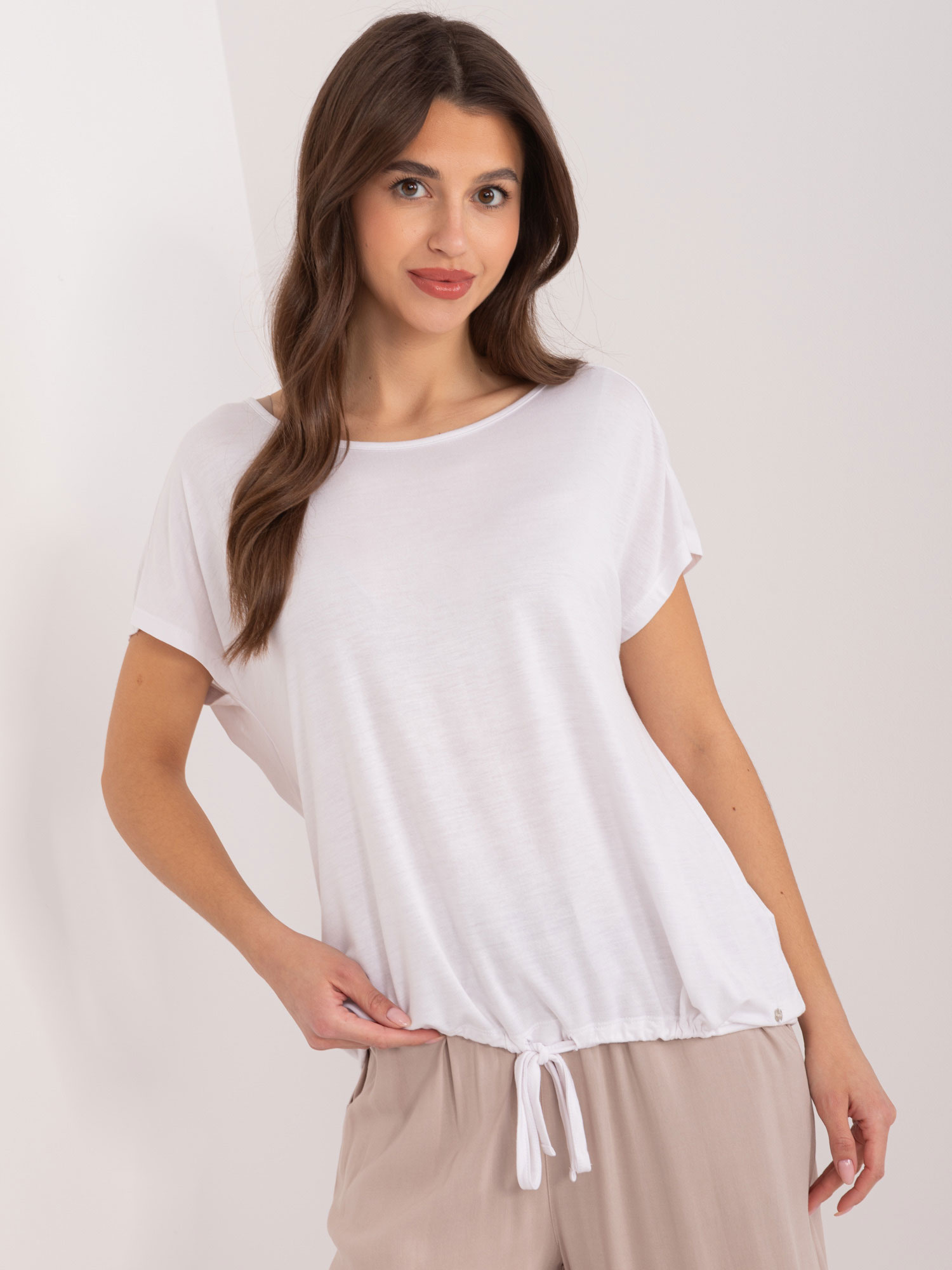 Biele voľné tričko s okrúhlym výstrihom D12100R02646A-white Veľkosť: M