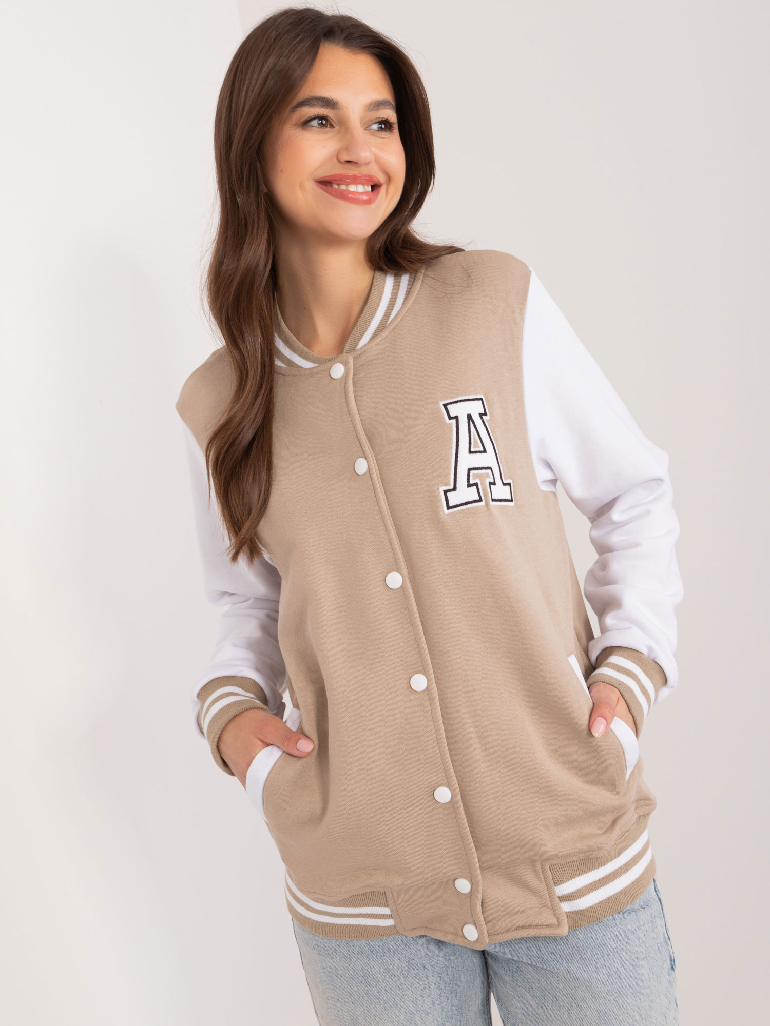 Béžovo-biela baseballová mikina RV-BL-7670.31-beige Veľkosť: L/XL