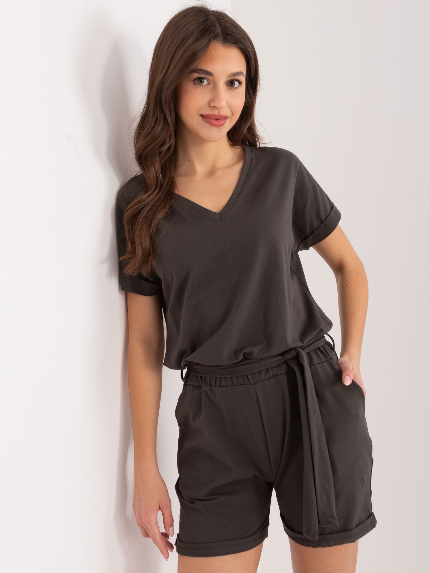 Tmavý khaki kraťasový overal s pásikom RV-KO-7915.66-dark khaki Veľkosť: ONE SIZE