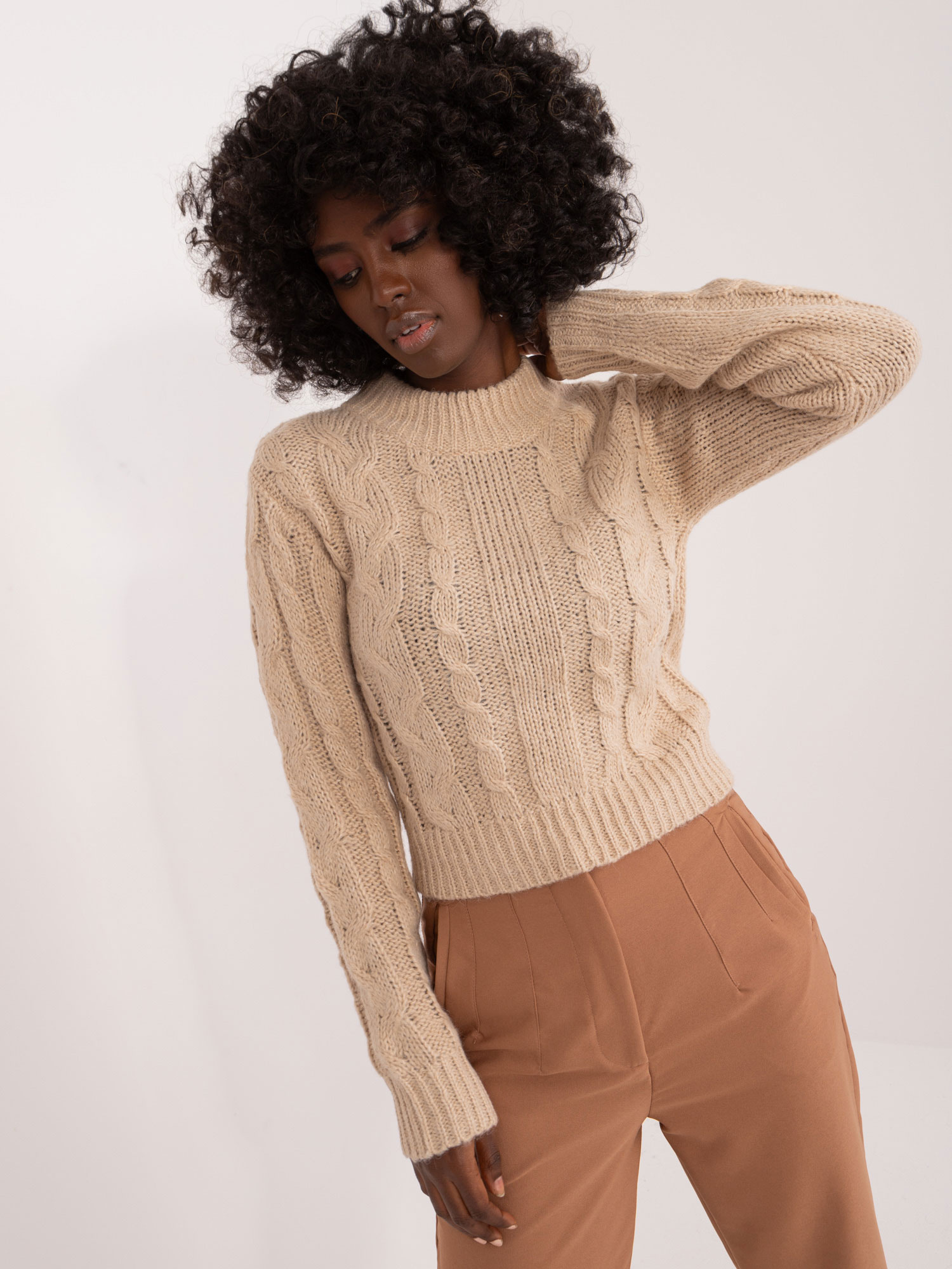 Béžový sveter s vrkočovým vzorom TW-SW-3001.05-beige Veľkosť: L