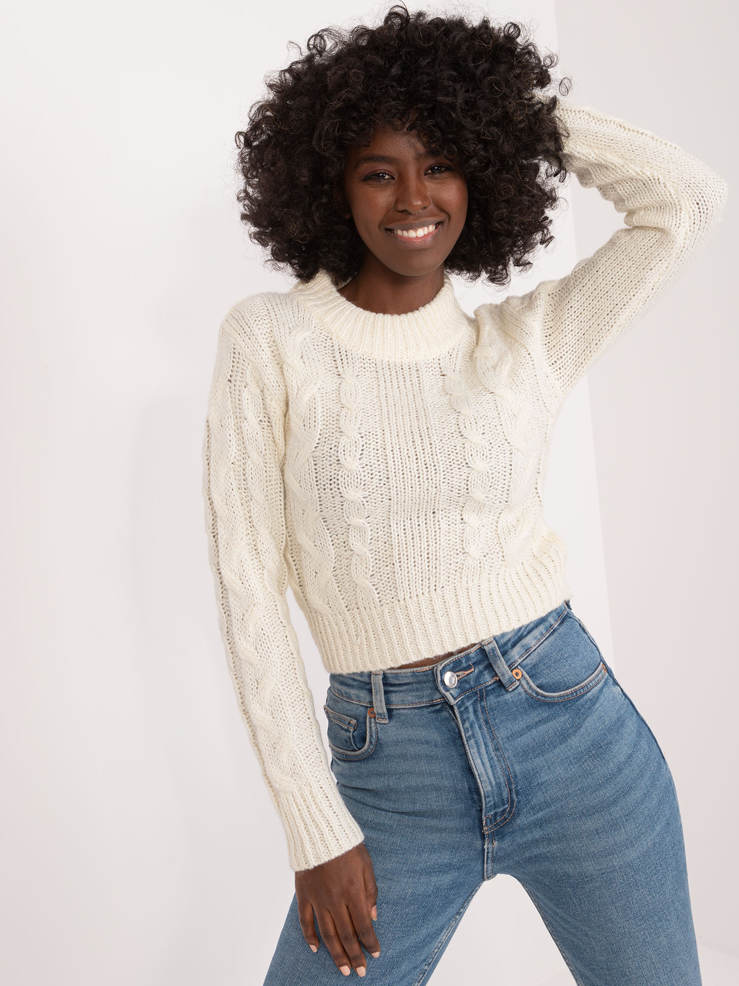 Smotanový sveter s vrkôčikovým vzorom -TW-SW-3001.05-ecru Veľkosť: XL