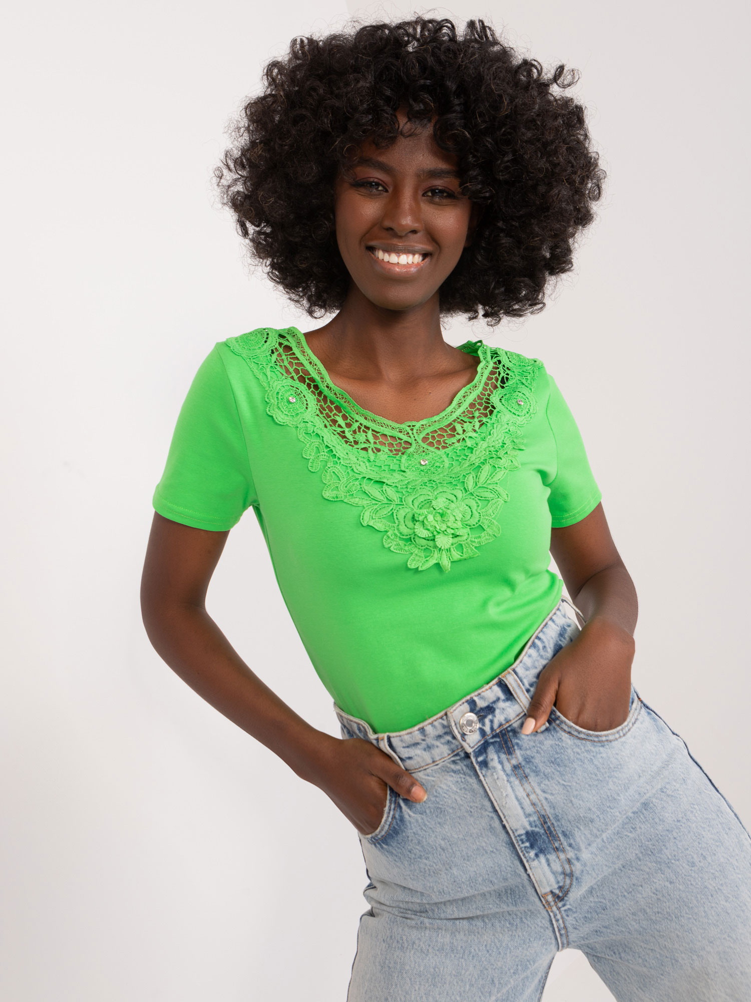 Zelené tričko s čipkou -PM-BZ-GN2075.85-light green Veľkosť: S