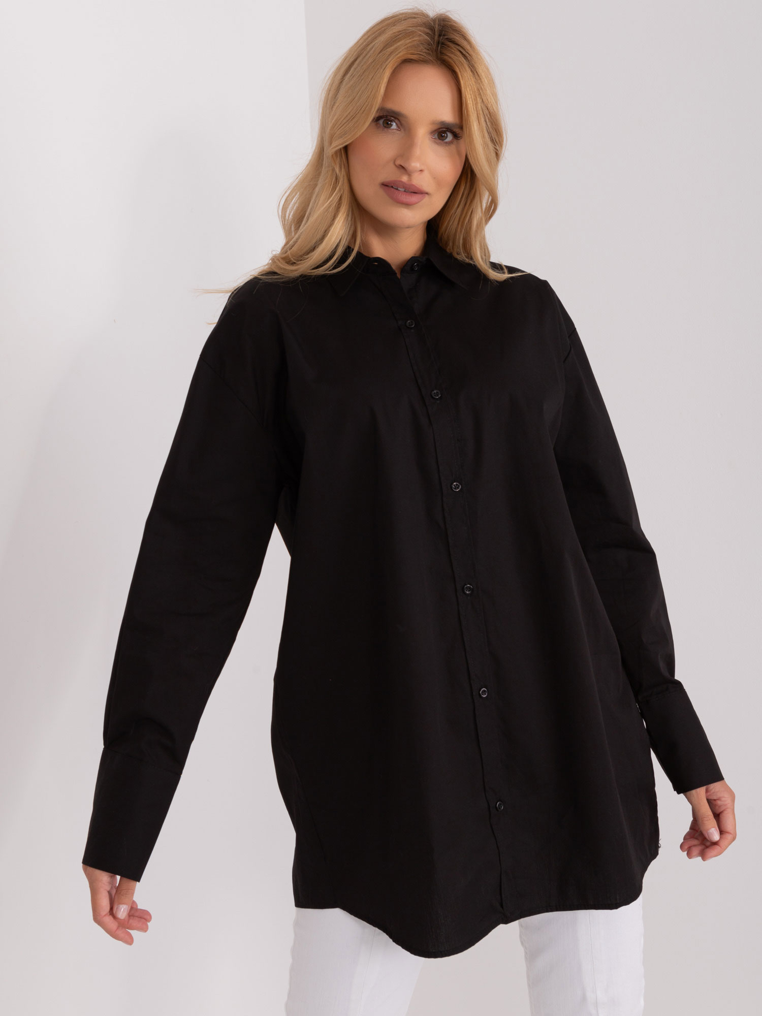 Čierna predĺžená košeľa BA-KS-0378.60-black Veľkosť: M