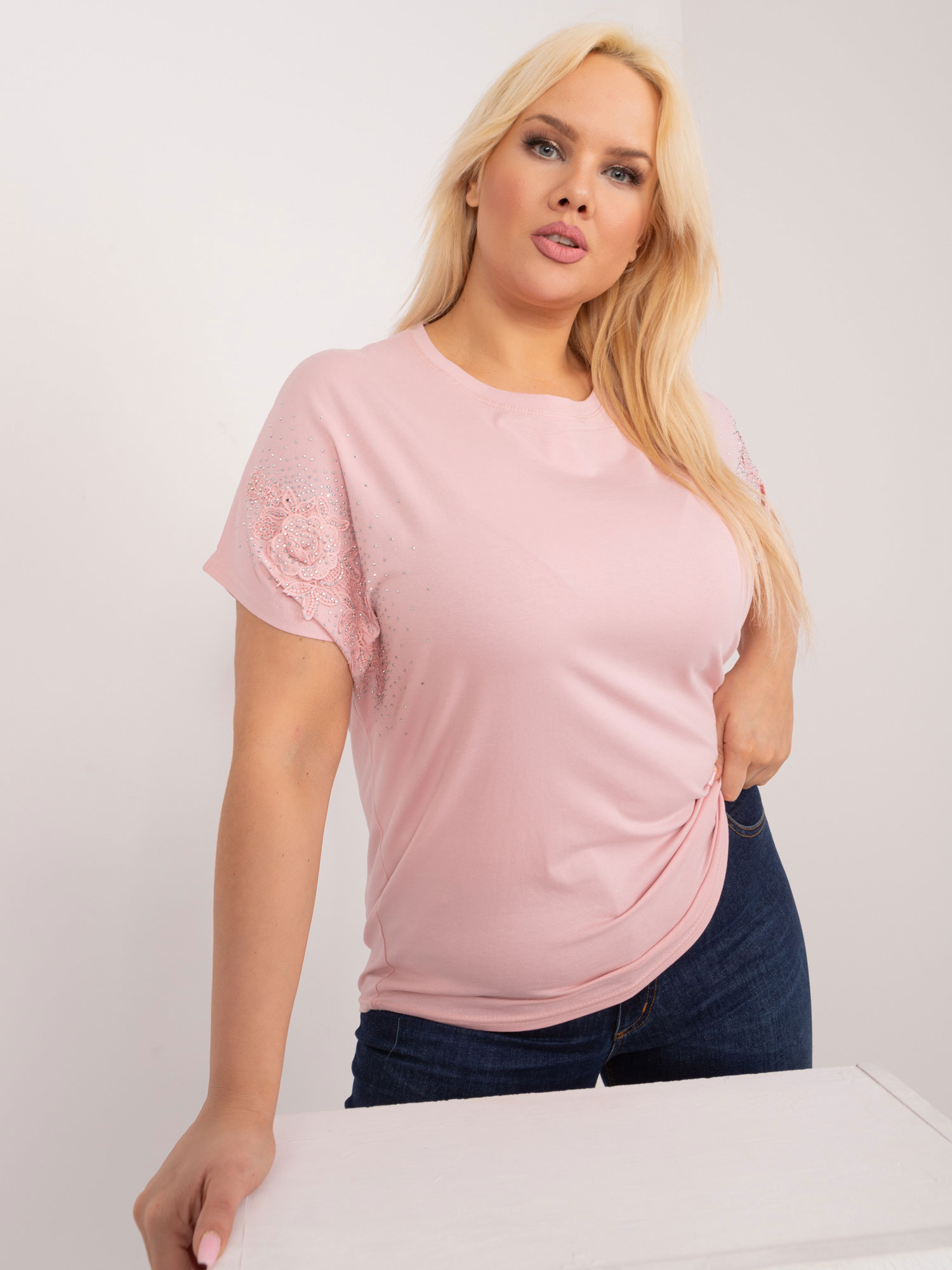 Svetloružové tričko s aplikáciou na rukáve -PM-BZ-GM2142.71-lifght pink Veľkosť: XL