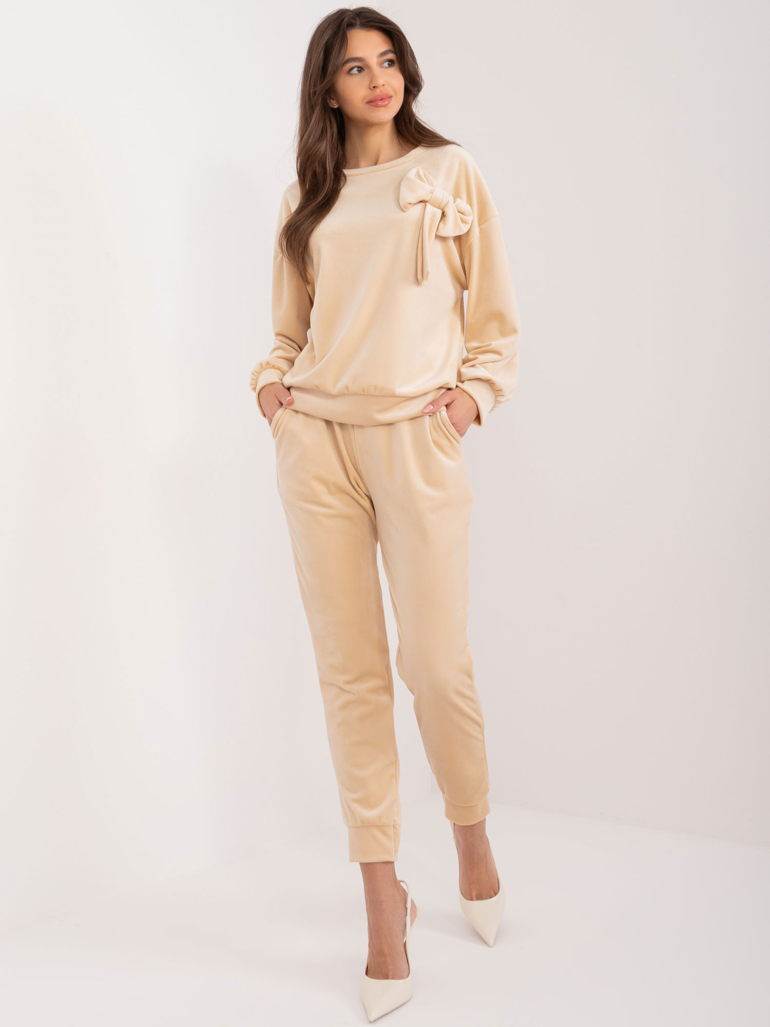 Béžová velúrová súprava s mašľou DHJ-KMPL-8870.59-beige Veľkosť: ONE SIZE