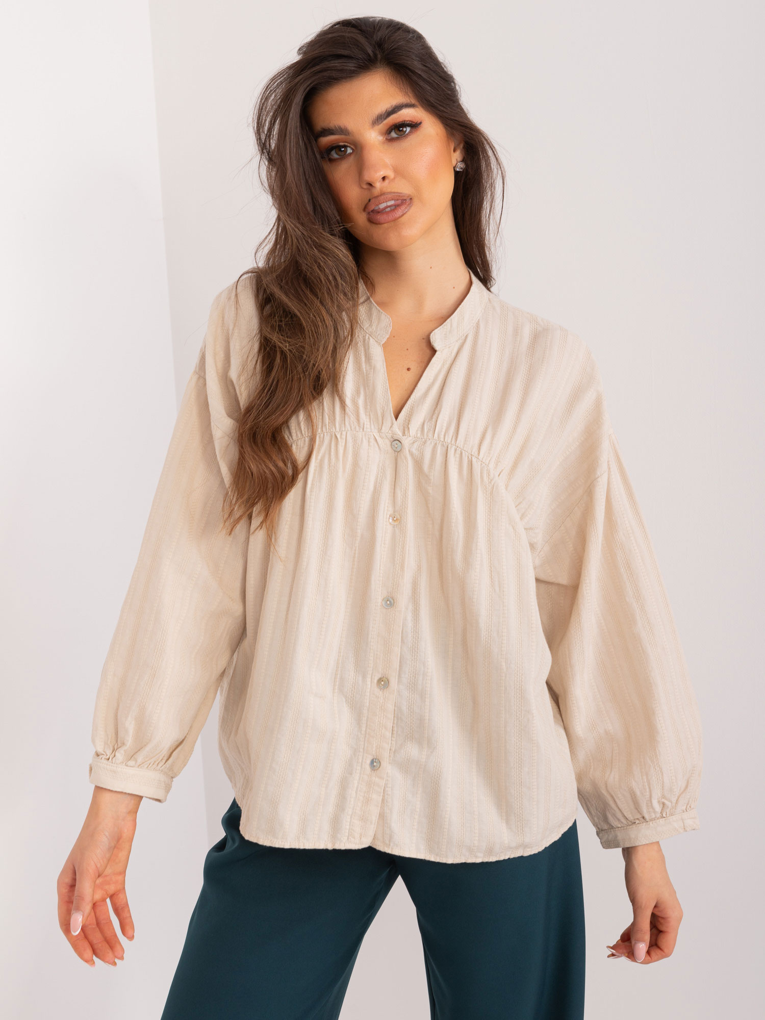 Béžová oversize bavlnená košeľa -BP-KS-1142.21-beige Veľkosť: S
