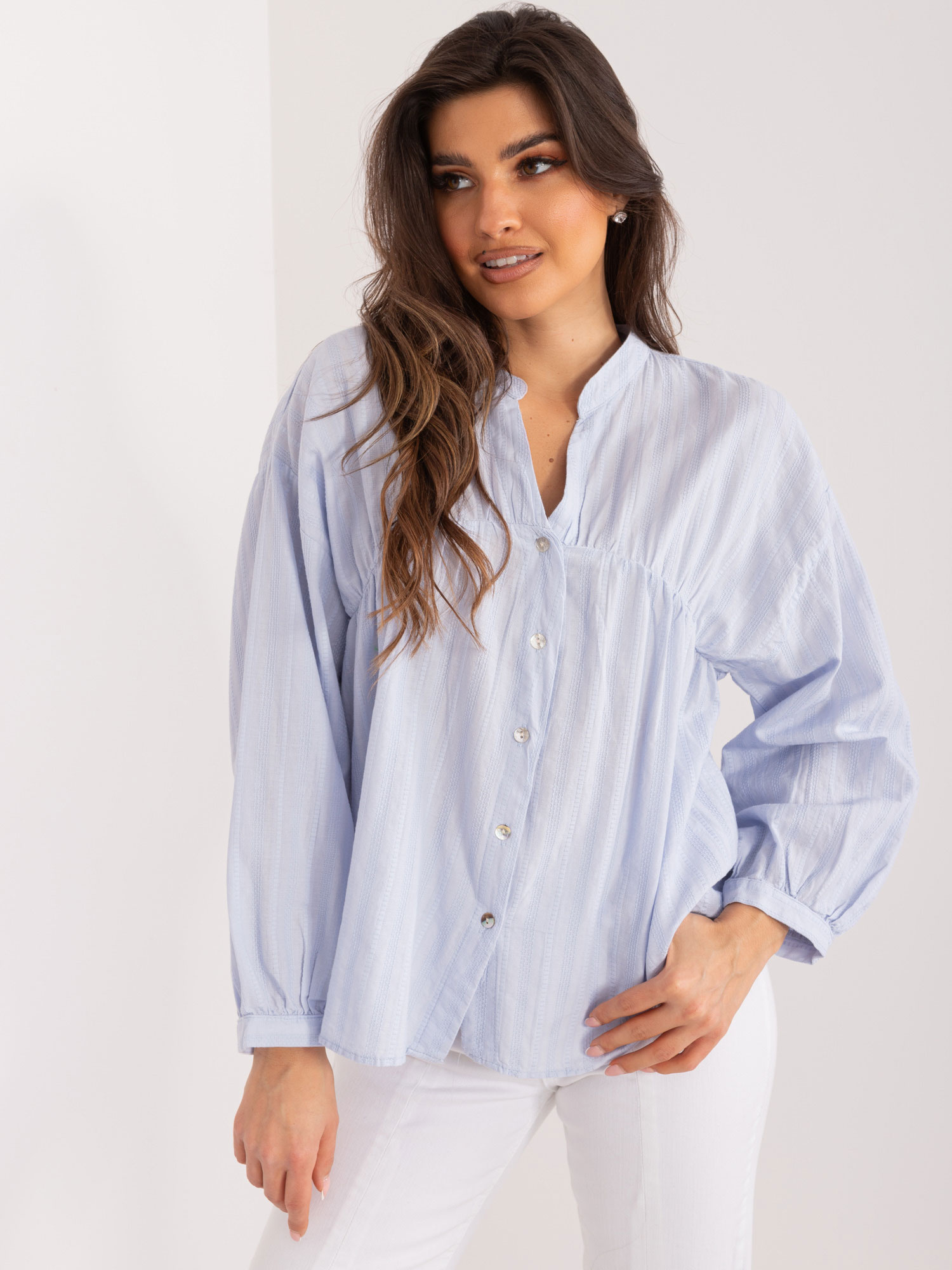 Svetlomodrá oversize bavlnená košeľa -BP-KS-1142.21-light blue Veľkosť: L