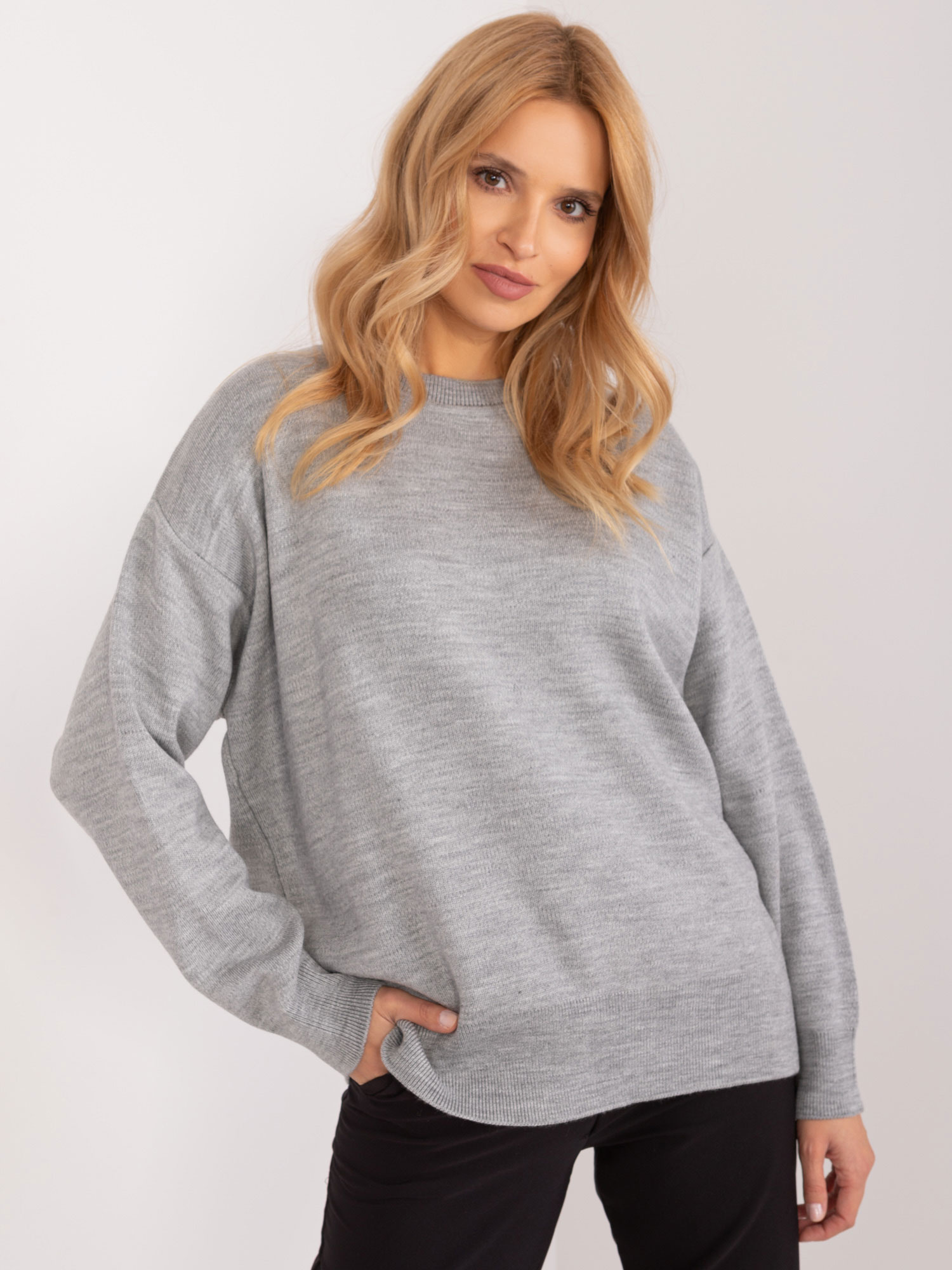 Sivý klasický sveter -BA-SW-1494.37-grey Veľkosť: ONE SIZE