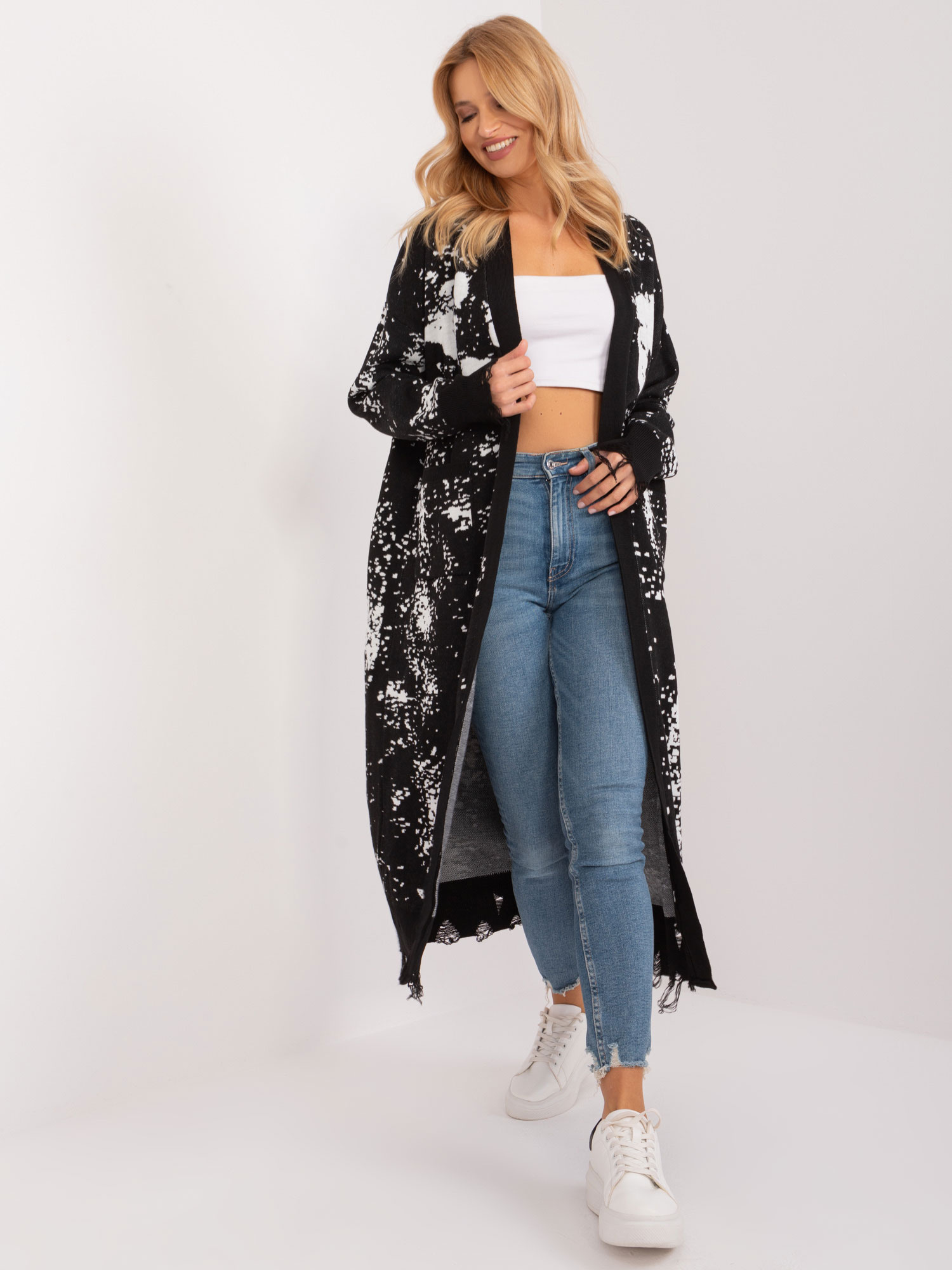 Čierny vzorovaný dierovaný kardigán BA-SW-14105.27-black Veľkosť: ONE SIZE