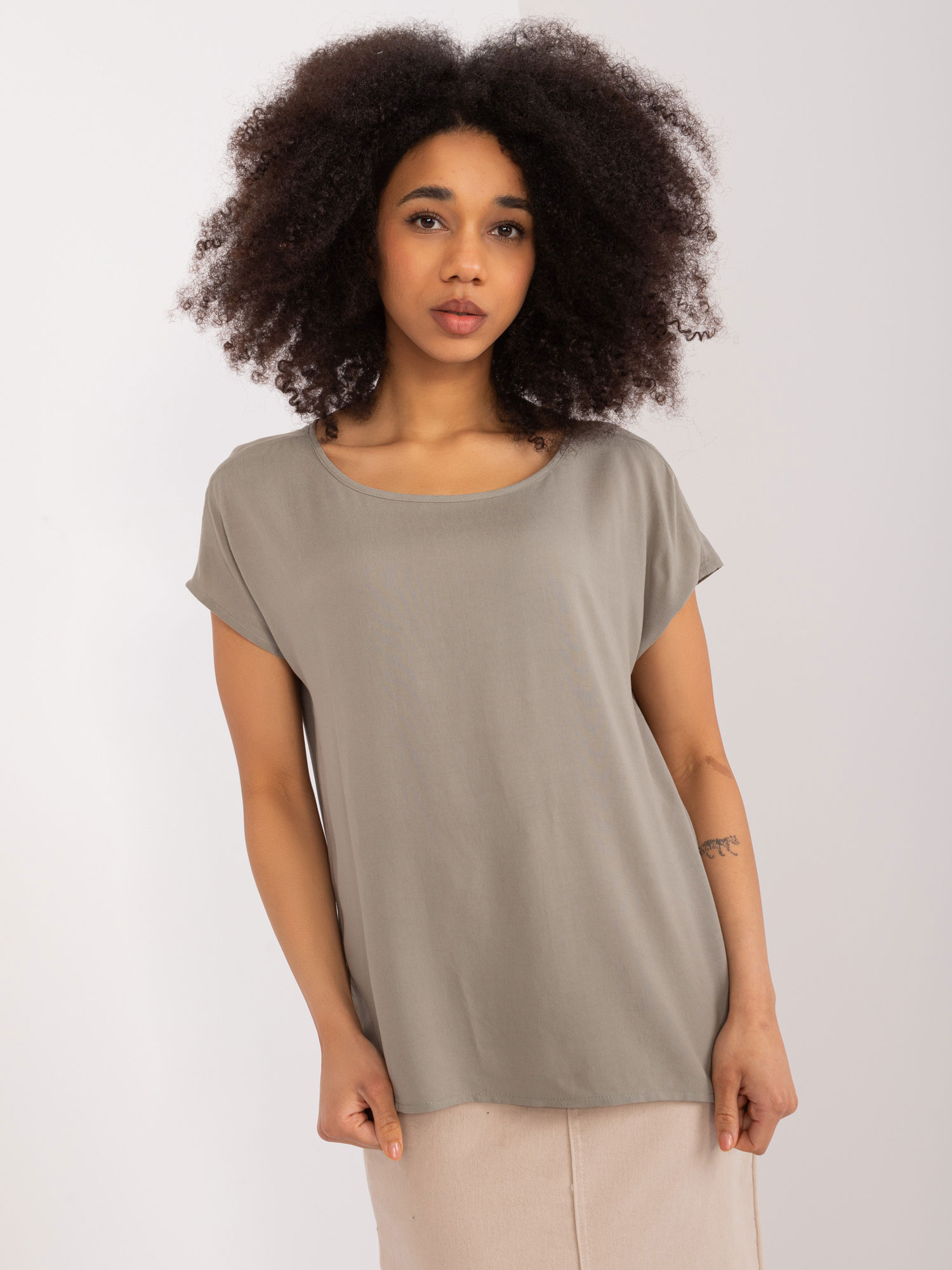 Khaki tričko s okrúhlym výstrihom D73761Z10978Q-khaki Veľkosť: S