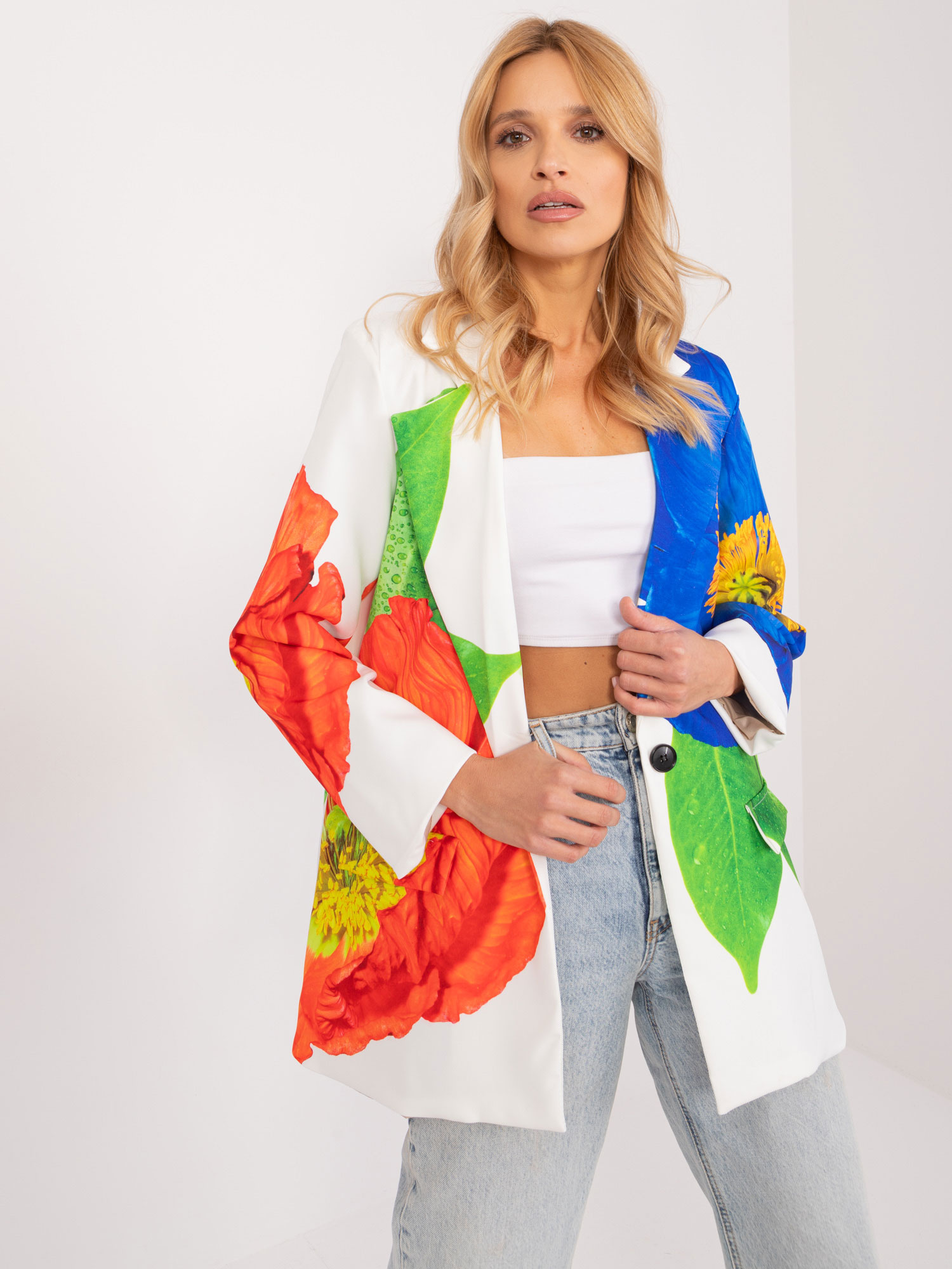 Biele sako s kvetinovým vzorom DHJ-MA-18525-19.12X-white Veľkosť: ONE SIZE