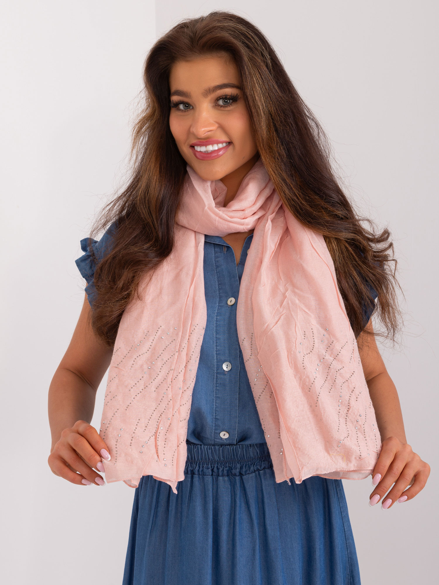 Svetloružová šatka s kamienkami AT-CH-EH-2165.45-light pink Veľkosť: ONE SIZE