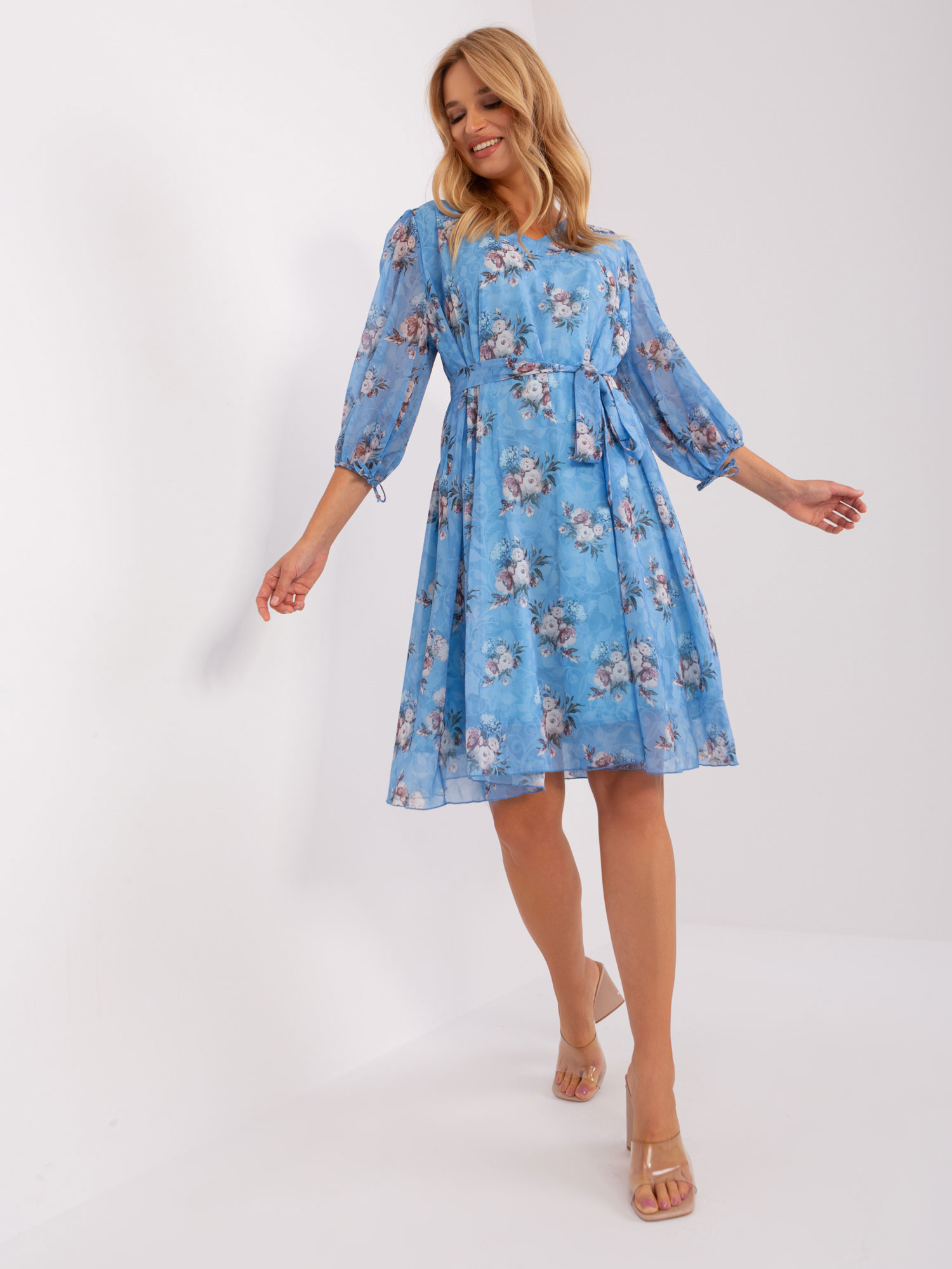Svetlomodré kvetované letné šaty -LK-SK-509388.88-blue Veľkosť: L/XL