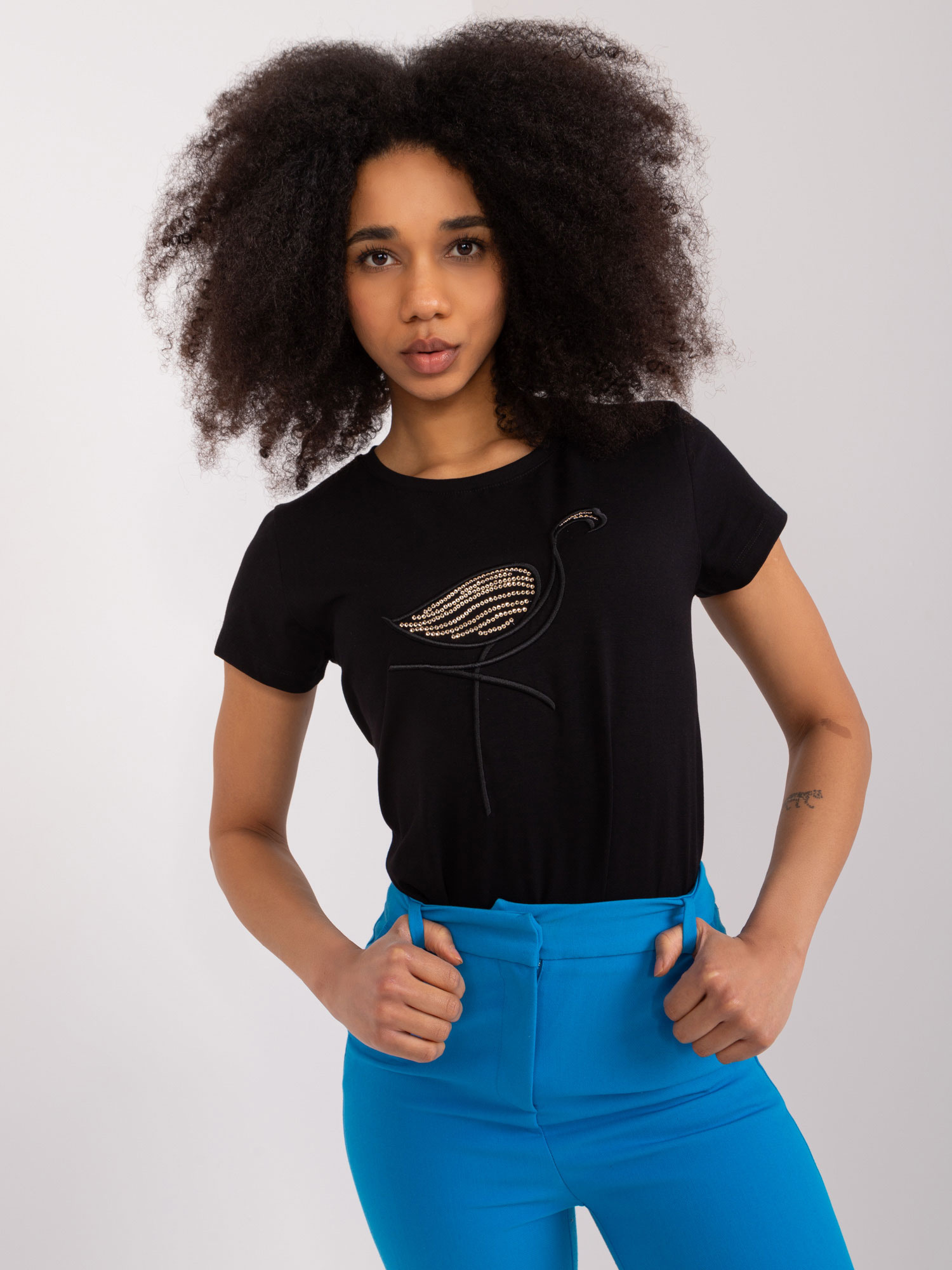 Čierne tričko s aplikáciou RV-BZ-9646.07-black Veľkosť: S/M