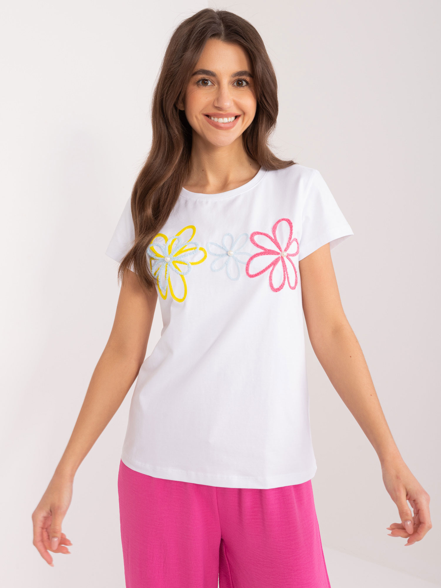 Biele tričko s aplikáciou kvetov -RV-TS-9648.30-white Veľkosť: S/M