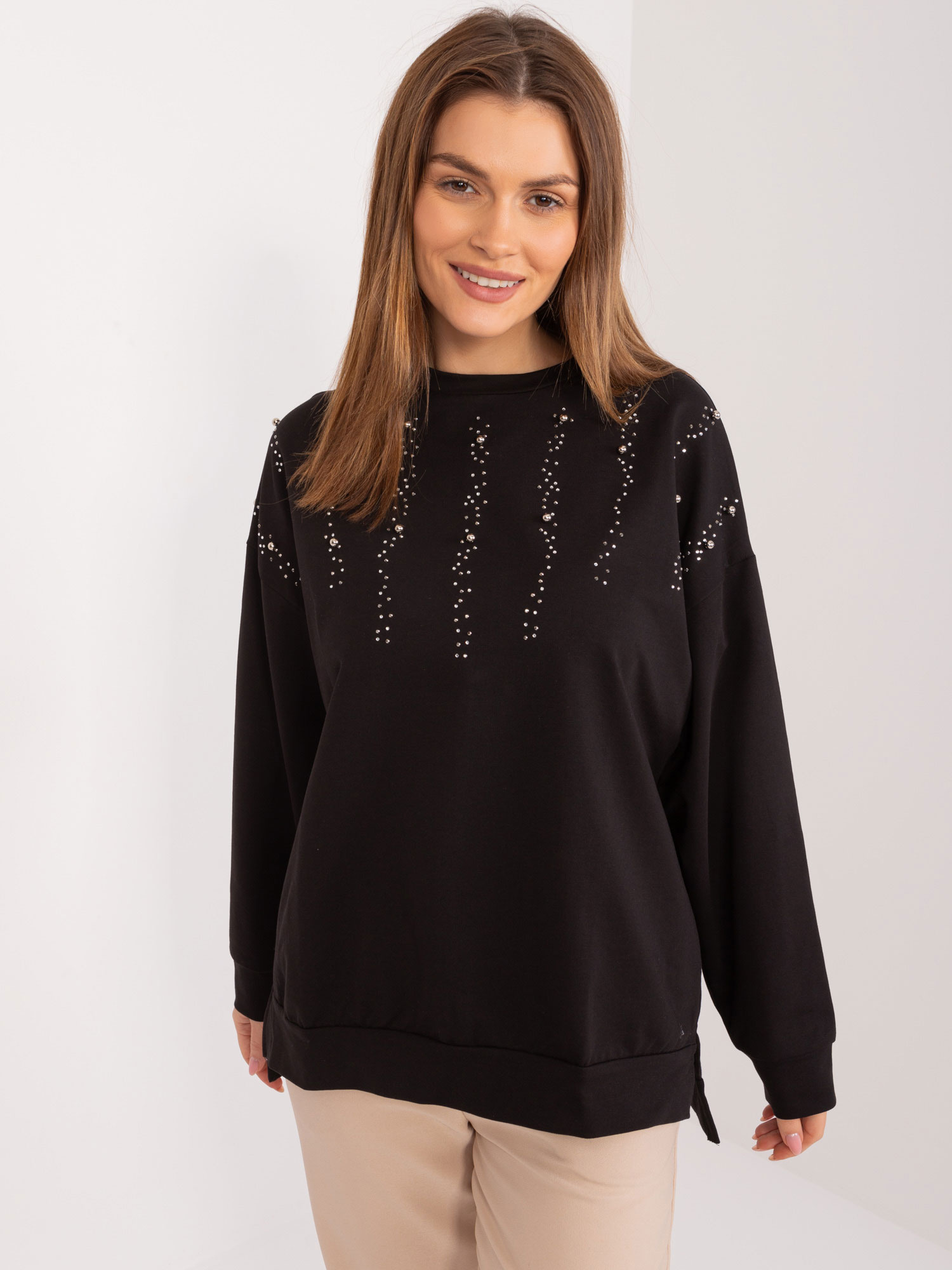 Čierna mikina s aplikáciou kamienkov -FA-BZ-9292.39X-black Veľkosť: ONE SIZE