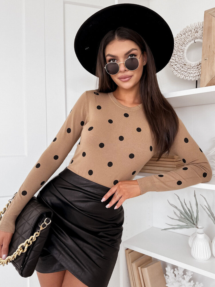 Camel sveter s čiernymi bodkami ATHENA MY2053 Veľkosť: ONE SIZE