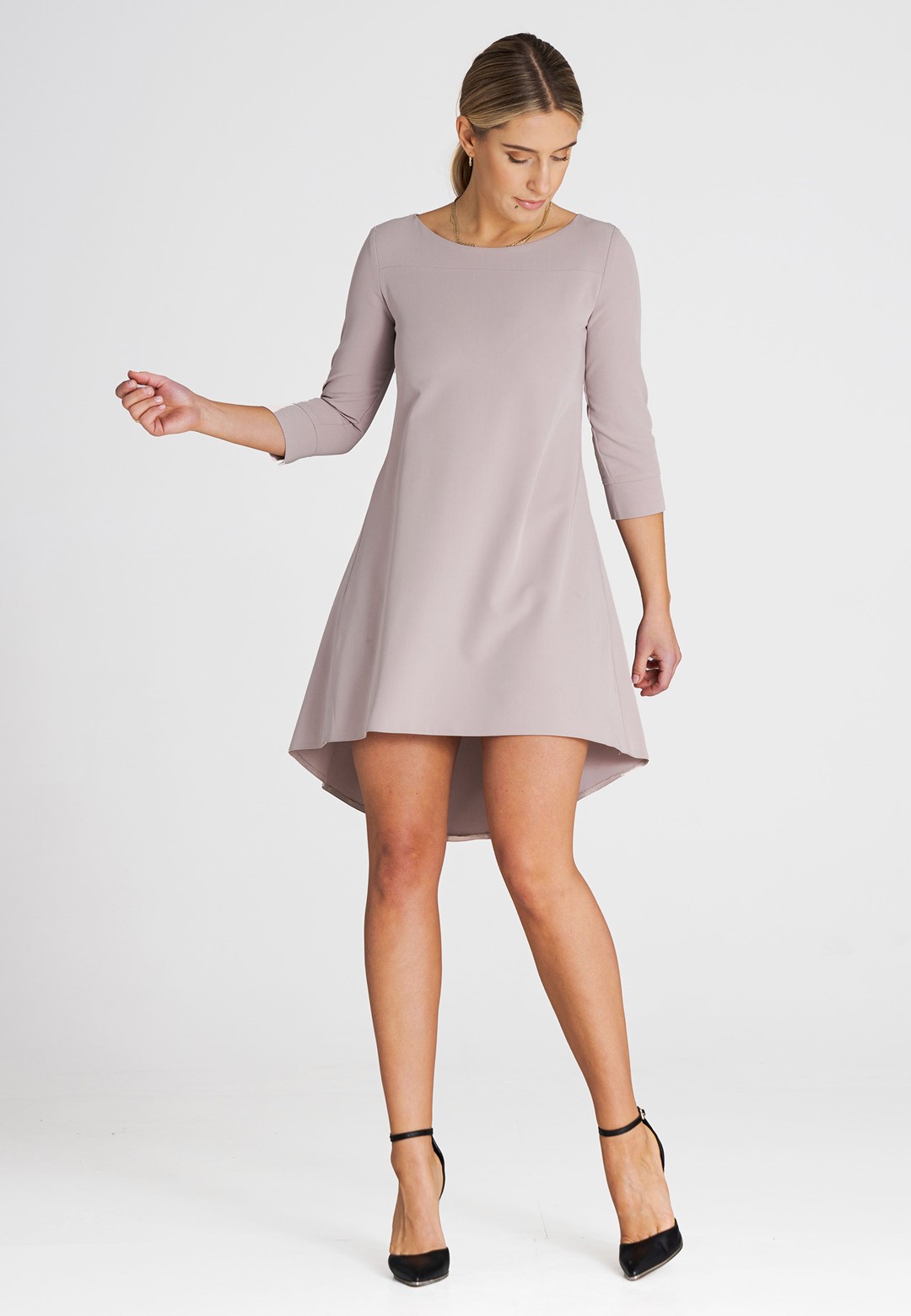 Béžové asymetrické elegantné šaty M988 beige Veľkosť: M