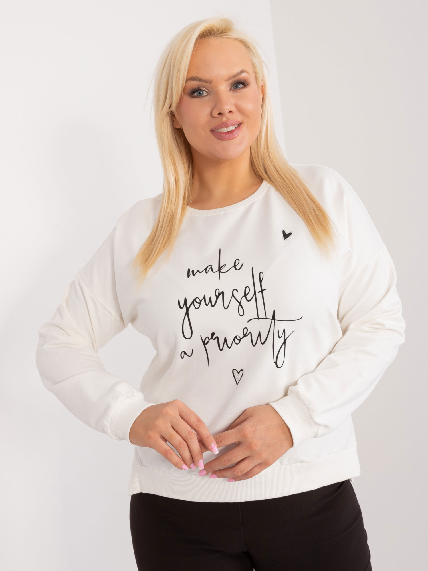 Smotanová mikina s nápisom -RV-BZ-9173.29X-ecru Veľkosť: ONE SIZE