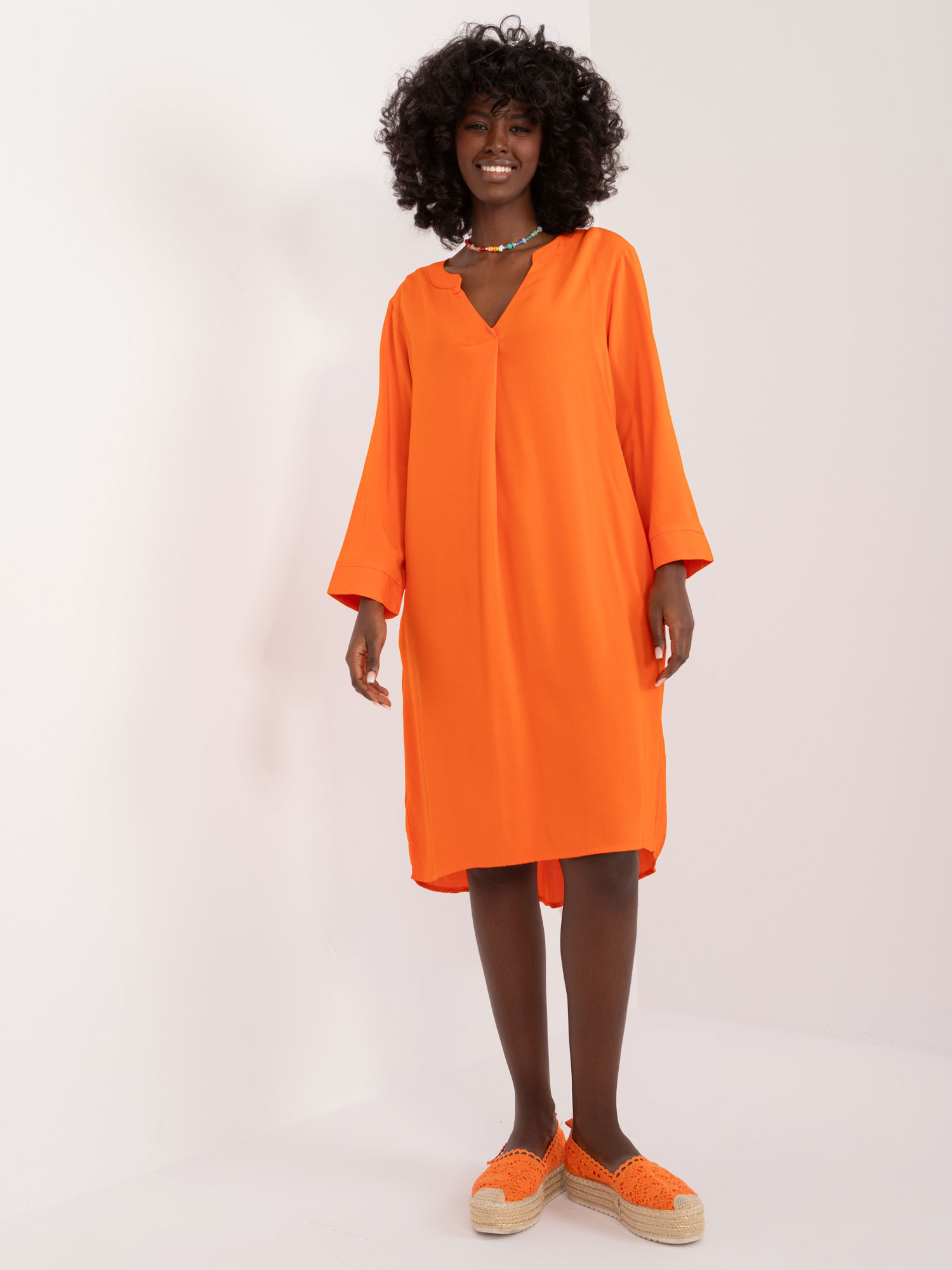 Oranžové košeľové midi šaty s vreckami D73761M30430A-orange Veľkosť: L