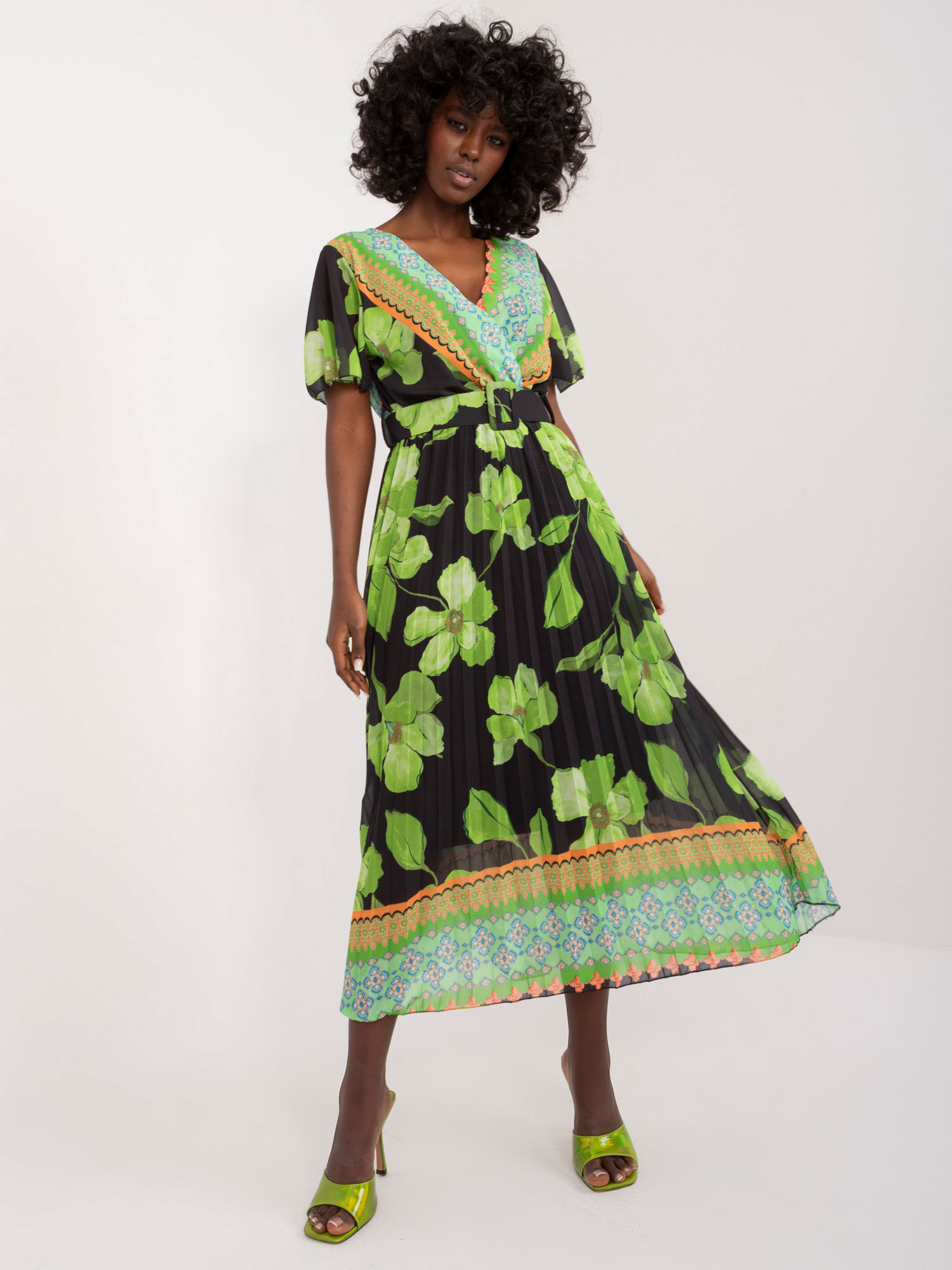 Čierno-ružové kvetované midi šaty s opaskom DHJ-SK-11331-5.19-black-green Veľkosť: ONE SIZE