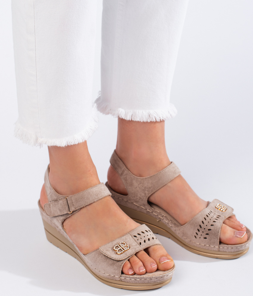 Béžové semišové sandále na kline GD-FL1246KH Veľkosť: 41