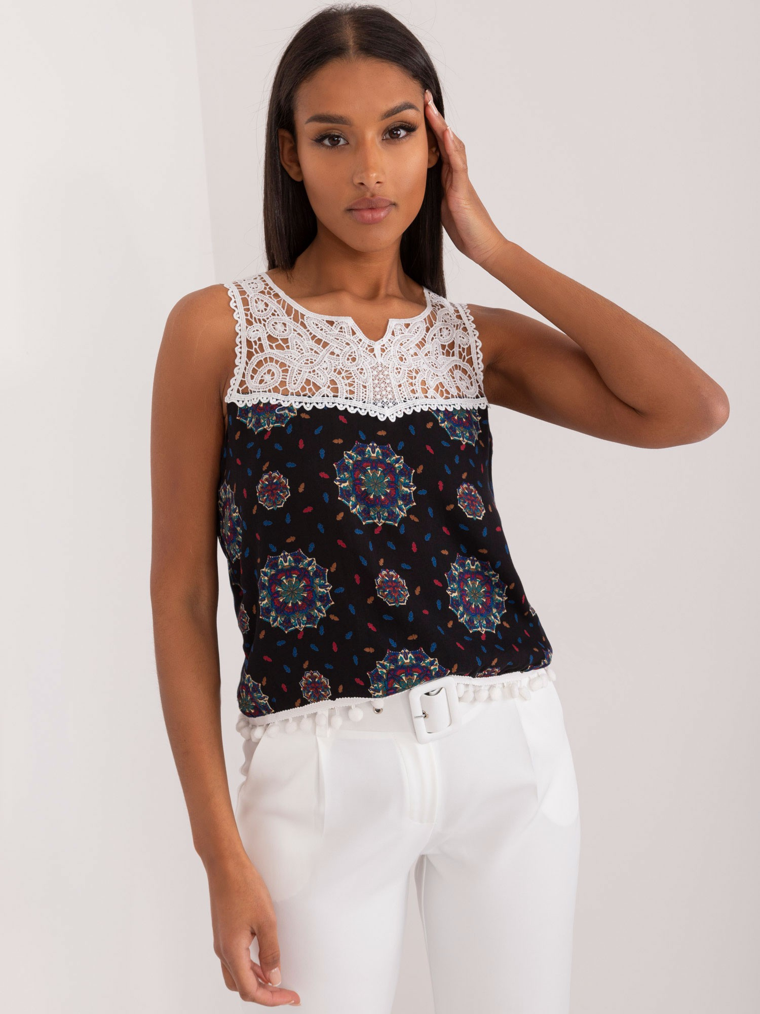 Čierny vzorovaný top s čipkou -AT-TP-22501B.01X-black-blue Veľkosť: M/L