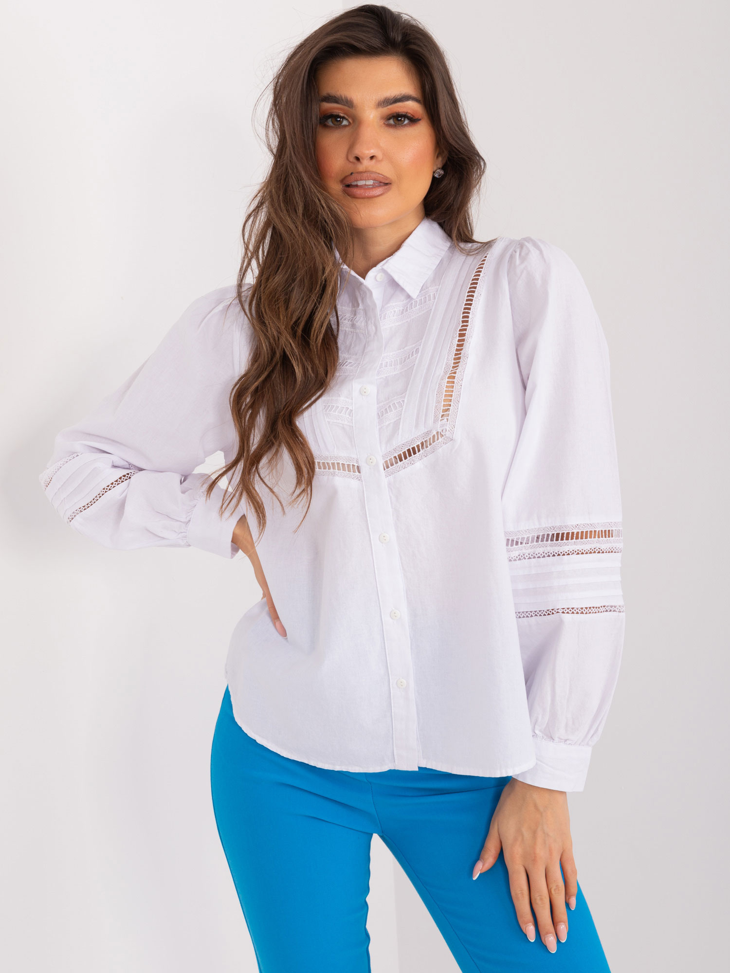 Biela elegantná košeľa s prelamovaním BP-KS-1146.60-white Veľkosť: L