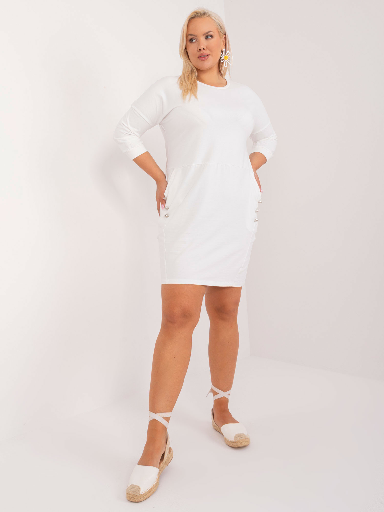 Smotanové mikinové šaty s vreckami RV-SK-9390.32-ecru Veľkosť: ONE SIZE