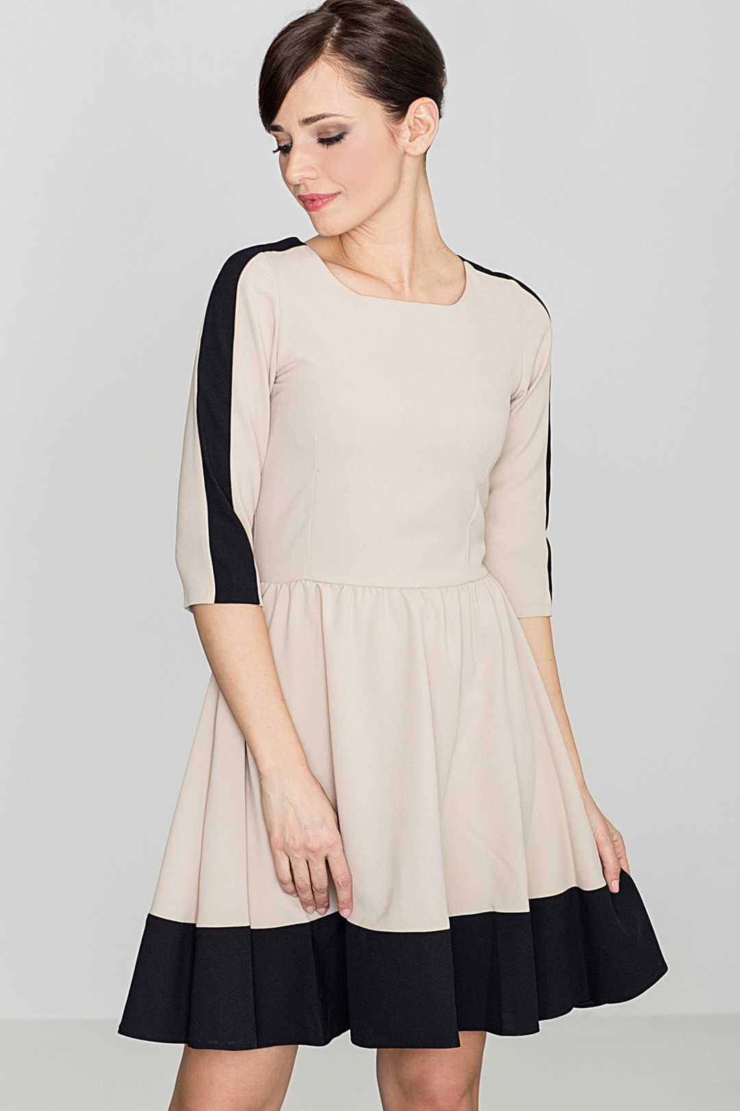 Dámske béžové šaty K057 Veľkosť: L