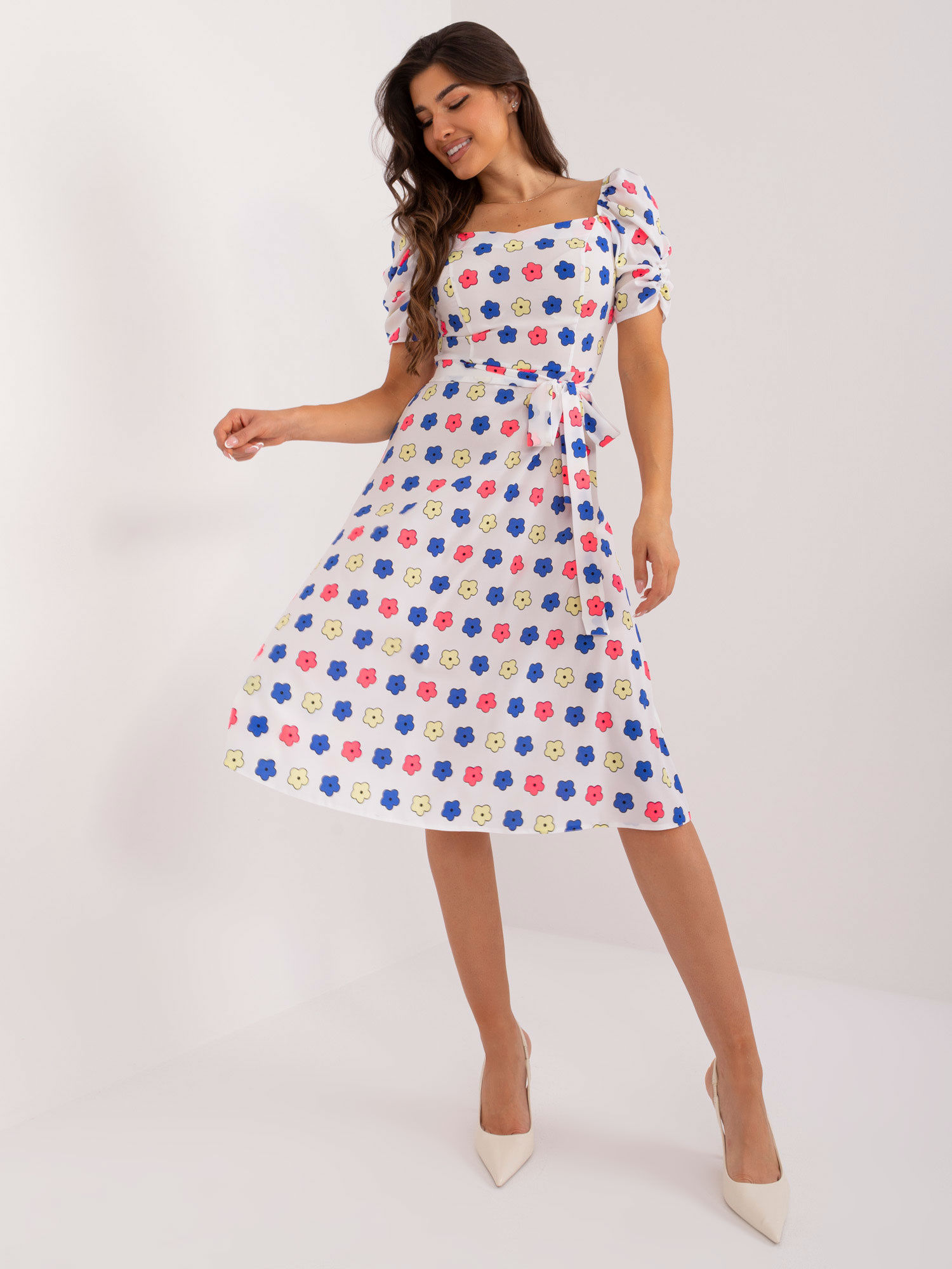 Biele kvetinové midi šaty -LK-SK-509677.01X-biały Veľkosť: 40