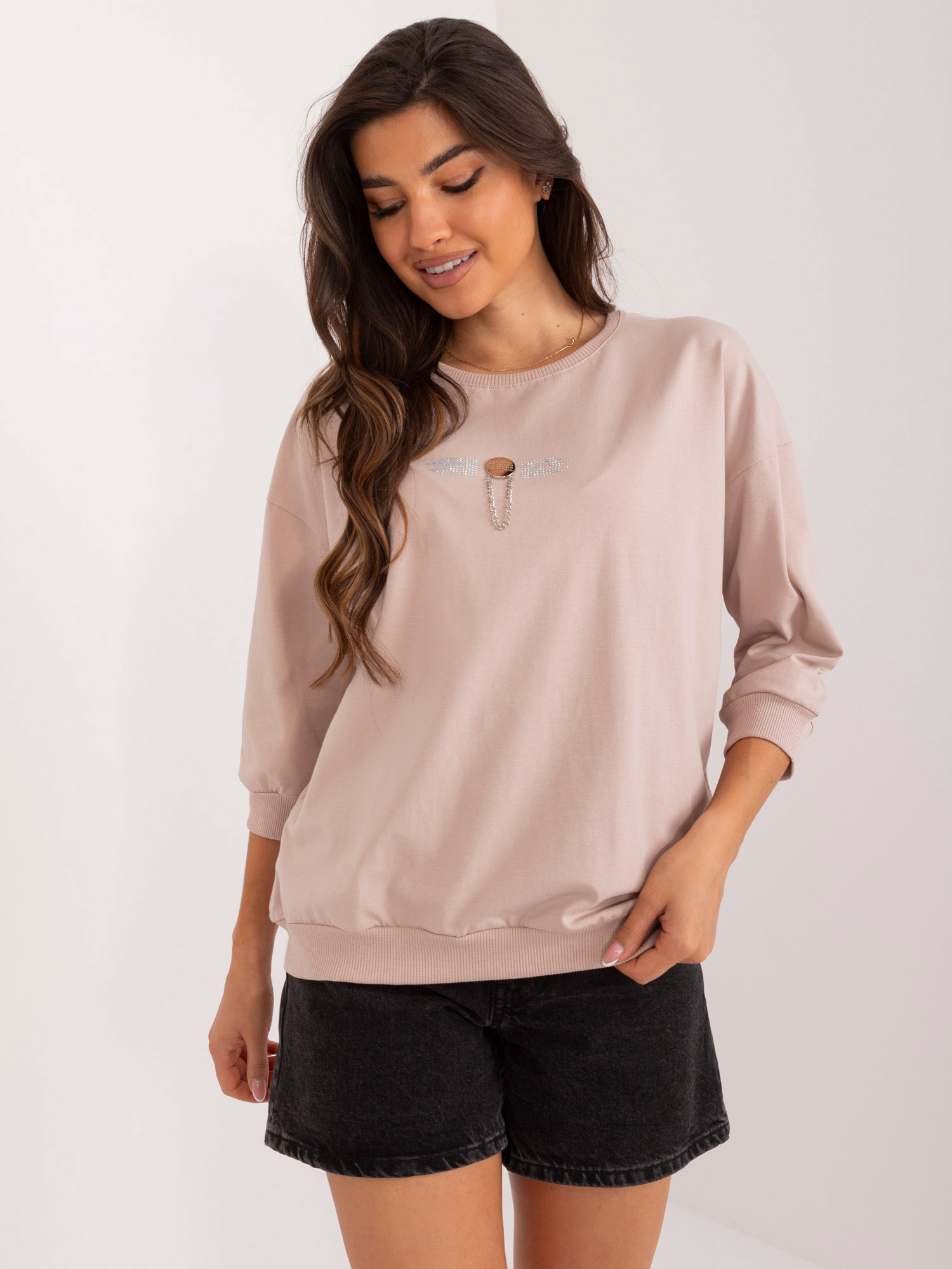 Béžová ľahká mikina s ozdobnou aplikáciou RV-BZ-9582.03X-beige Veľkosť: ONE SIZE