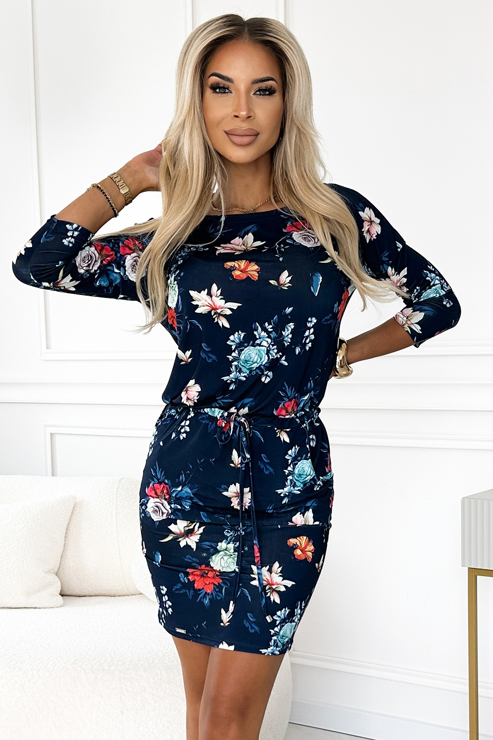 Tmavomodré kvetinové športové šaty 13-160 Veľkosť: L