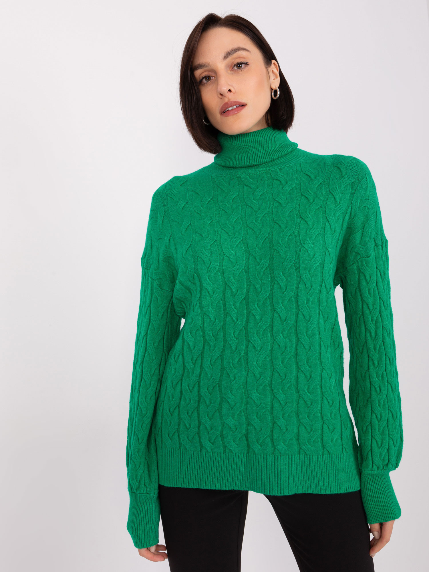 Zelený vrkôčikový sveter s rolákom AT-SW-2348.95-green Veľkosť: ONE SIZE