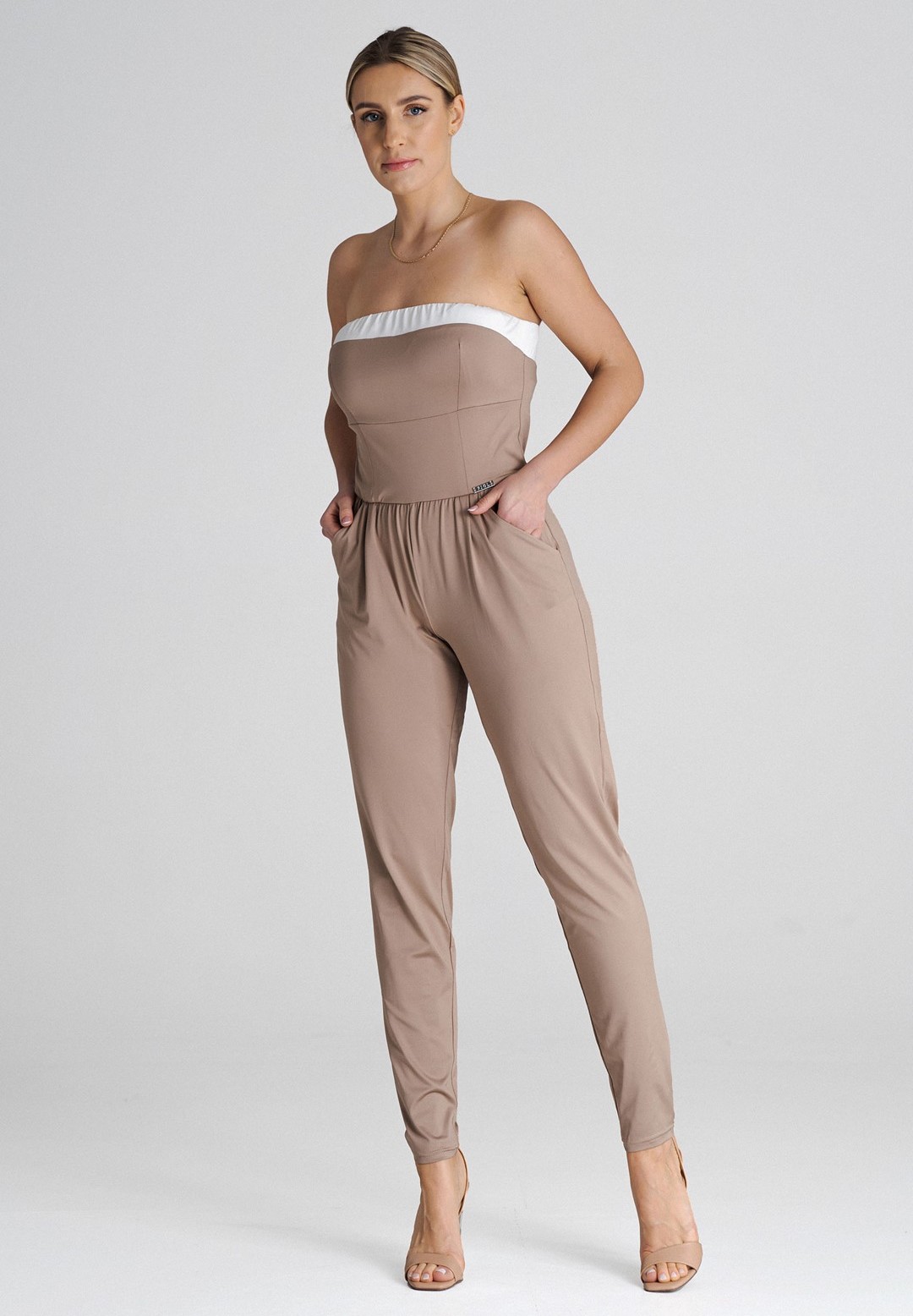 Béžový elegantný overal bez ramienok M1025 Beige Veľkosť: L