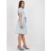 Svetlomodré koktailové midi šaty s balónovými rukávmi a potlačou